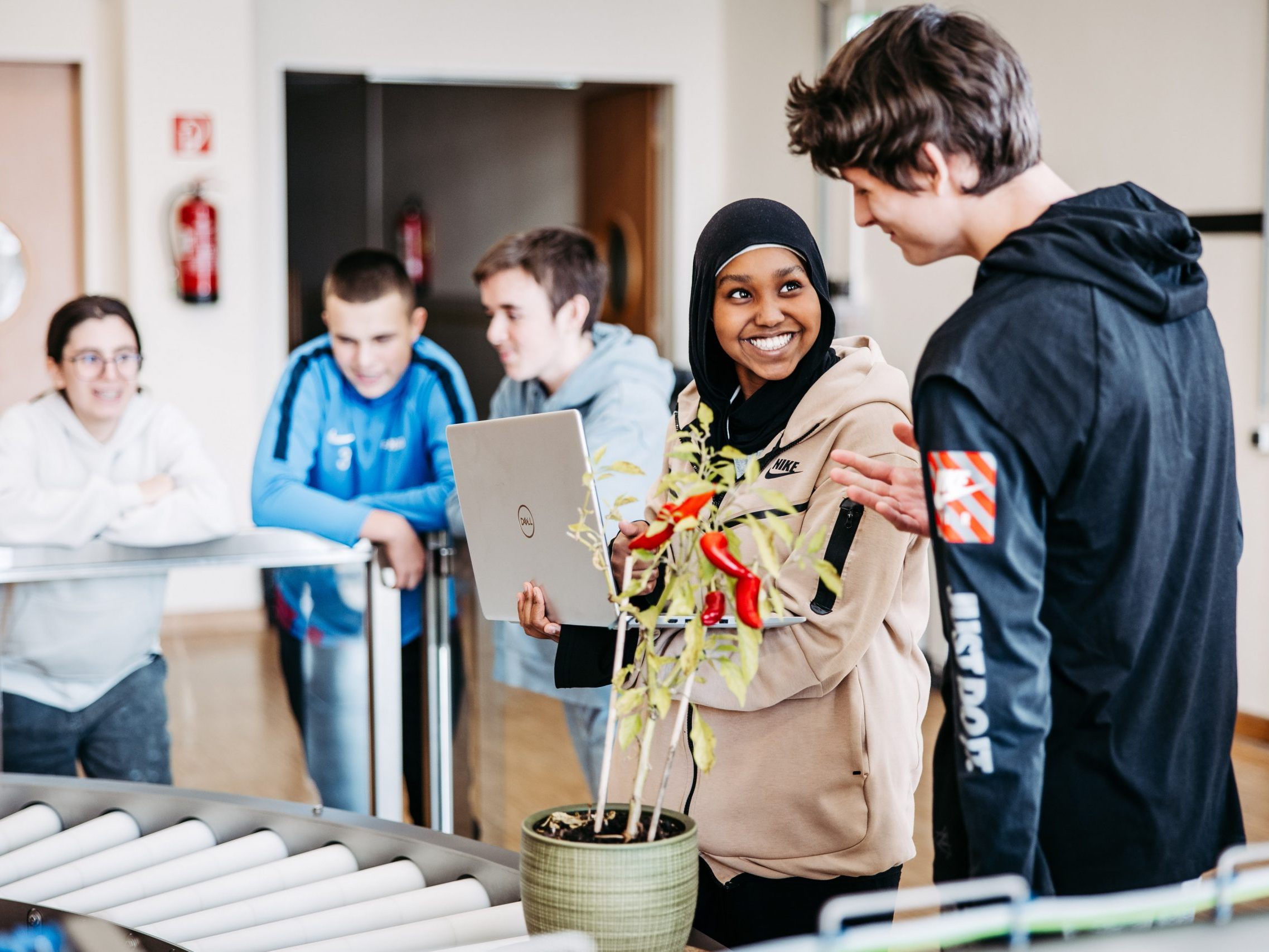 Im Rahmen des neuen Ausbildungszweigs E-Business & Logistik wird das Modell für praktische Fallstudien eingesetzt. Im Rahmen des neuen Ausbildungszweigs E-Business & Logistik wird das Modell für praktische Fallstudien eingesetzt.