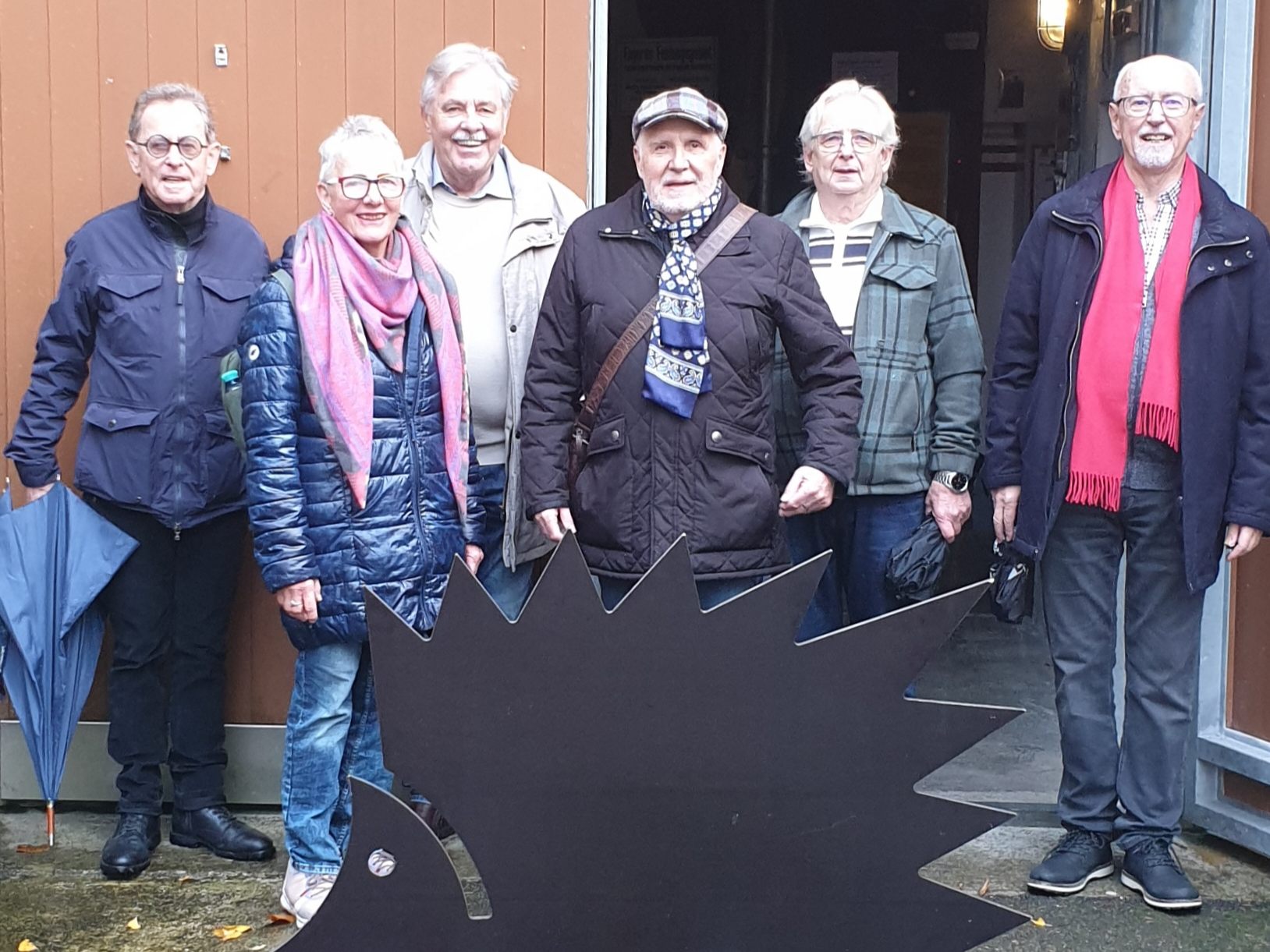 Die Bregenzer 47er vor dem Eingang zum Festungsmuseum