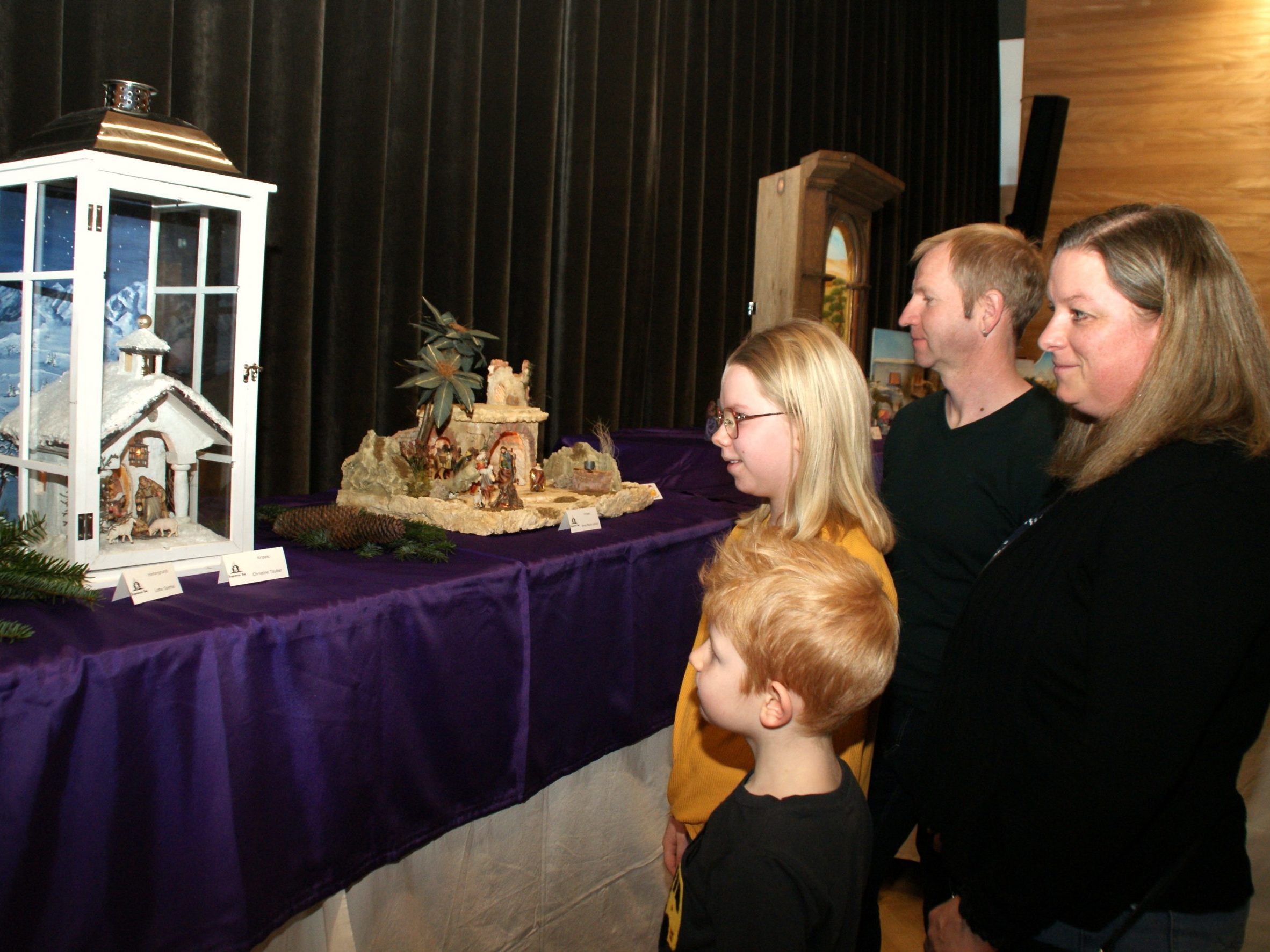 Die Bucher Krippenausstellung sorgte auch heuer bei den Familien für neugierige Blicke. Die Bucher Krippenausstellung sorgte auch heuer bei den Familien für neugierige Blicke.