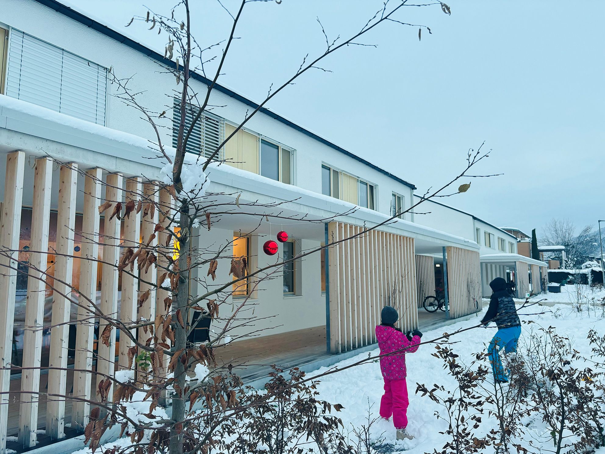 Familiäre Wohngruppen in Wolfurt, Bregenz und Lochau geben Kindern Halt, Schutz und neue Perspektiven. Familiäre Wohngruppen in Wolfurt, Bregenz und Lochau geben Kindern Halt, Schutz und neue Perspektiven.