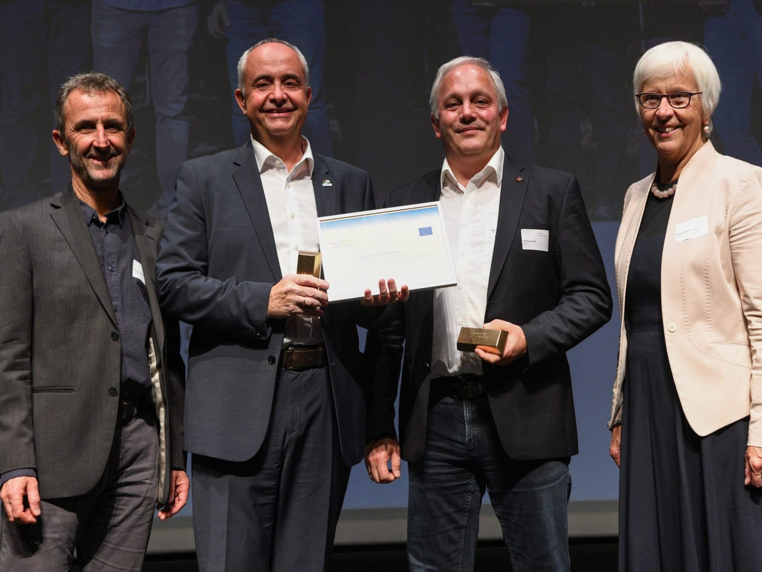 Bürgermeister Manfred Böhmwalder und e5-Teamleiter Thomas Ender konnten erneut den European Energy Award in Gold entgegennehmen.