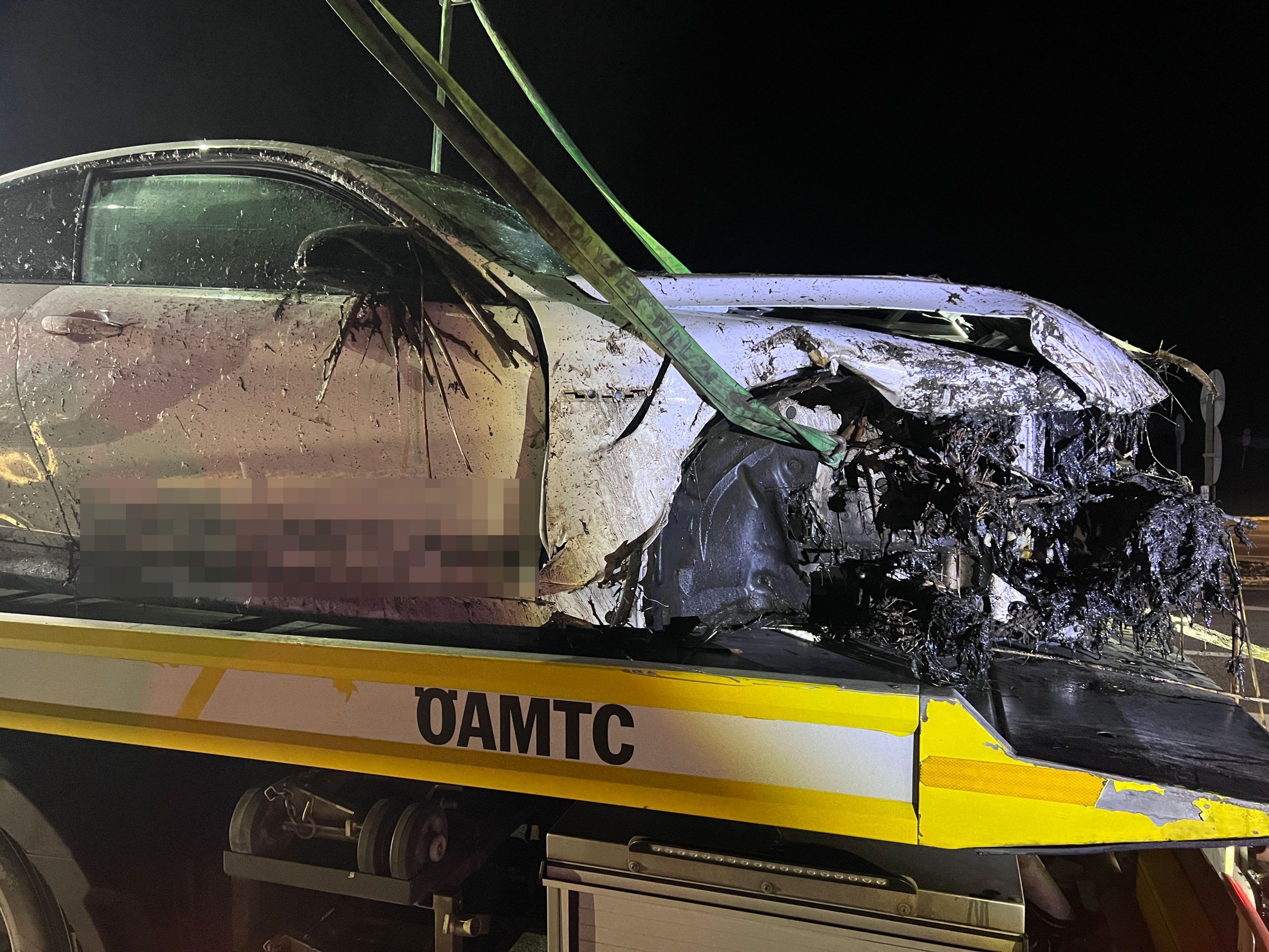 Die EInsatzkräfte wurden in der Nacht zu einem Unfall in Lustenau gerufen. Die EInsatzkräfte wurden in der Nacht zu einem Unfall in Lustenau gerufen.