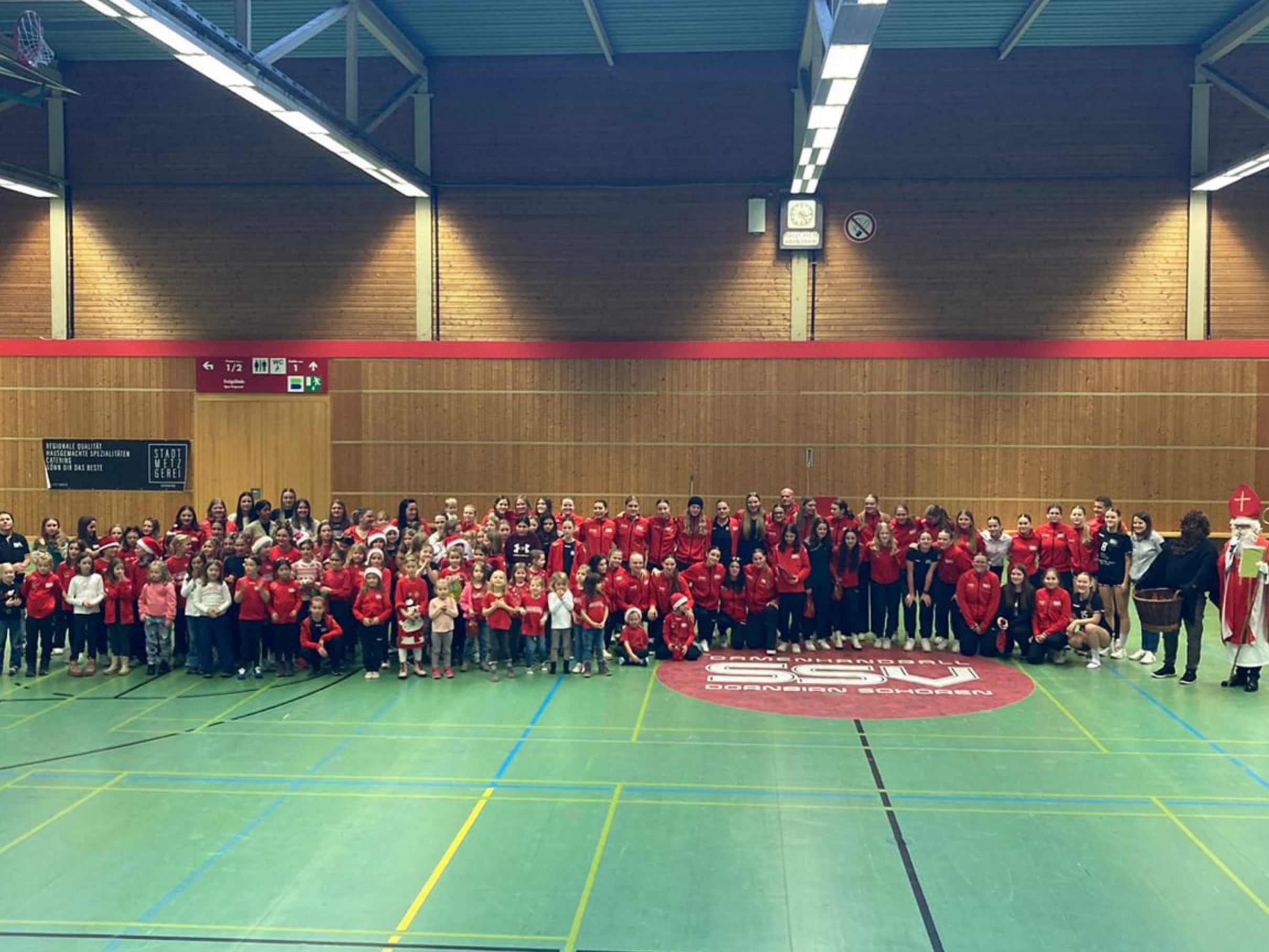 Der Nikolaus besuchte am Wochenende auch die große SSV-Familie Der Nikolaus besuchte am Wochenende auch die große SSV-Familie
