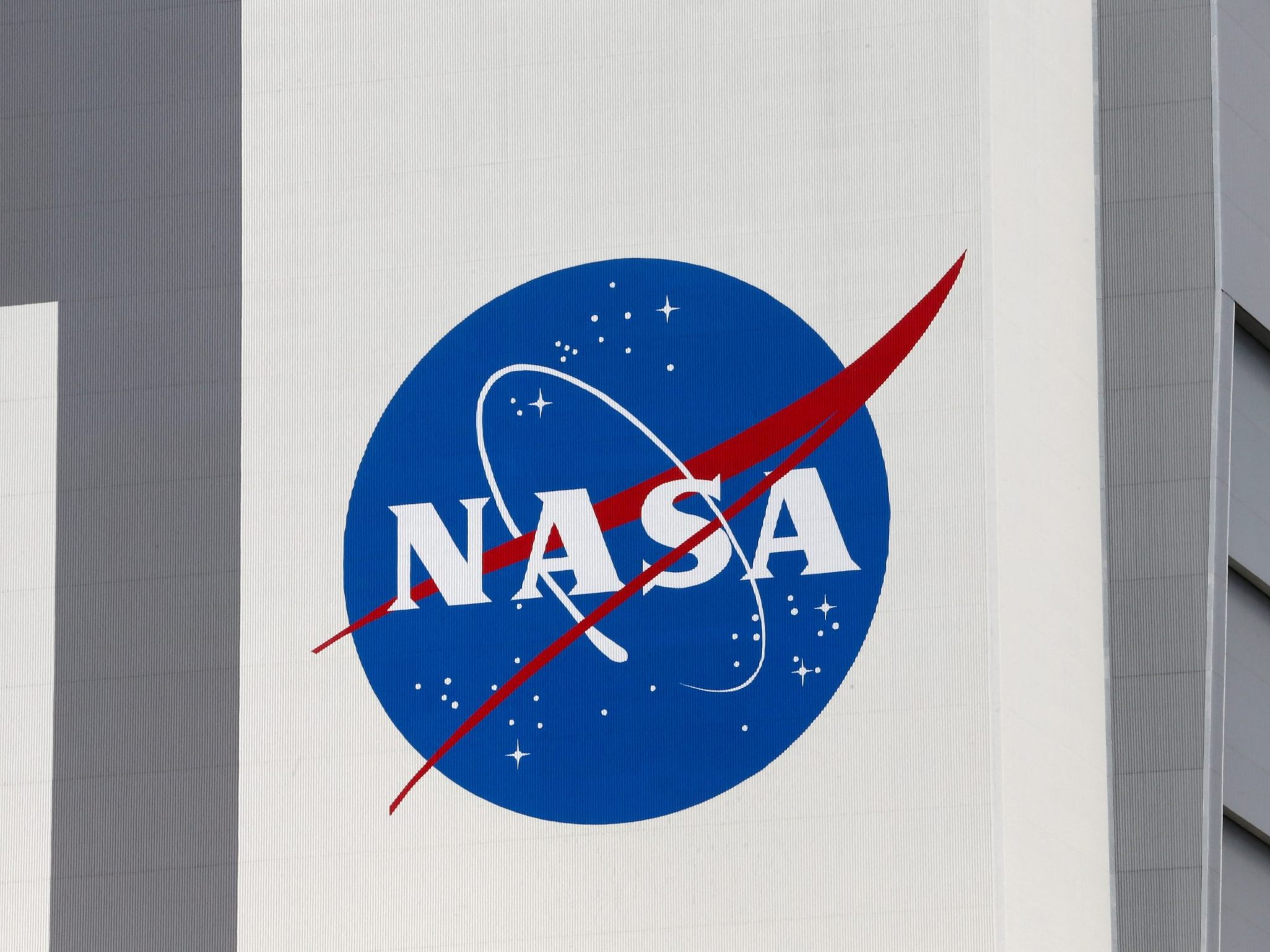 Die NASA verschiebt die bemannte Mondmission auf frühestens 2025.