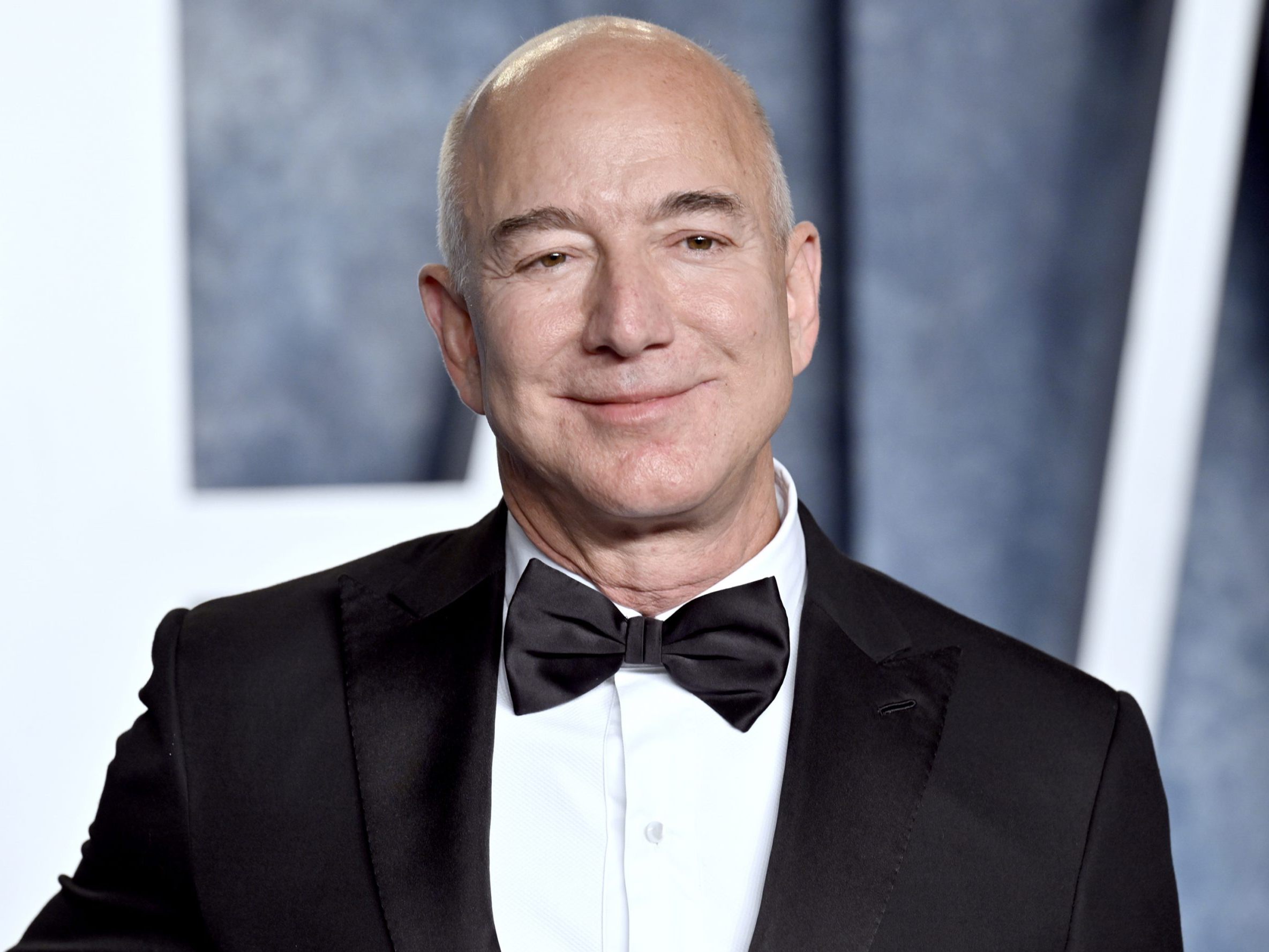 Jeff Bezos kommt am Sonntag, 12. März 2023, zur Vanity Fair Oscar Party im Wallis Annenberg Center for the Performing Arts in Beverly Hills, Kalifornien. Jeff Bezos kommt am Sonntag, 12. März 2023, zur Vanity Fair Oscar Party im Wallis Annenberg Center for the Performing Arts in Beverly Hills, Kalifornien.