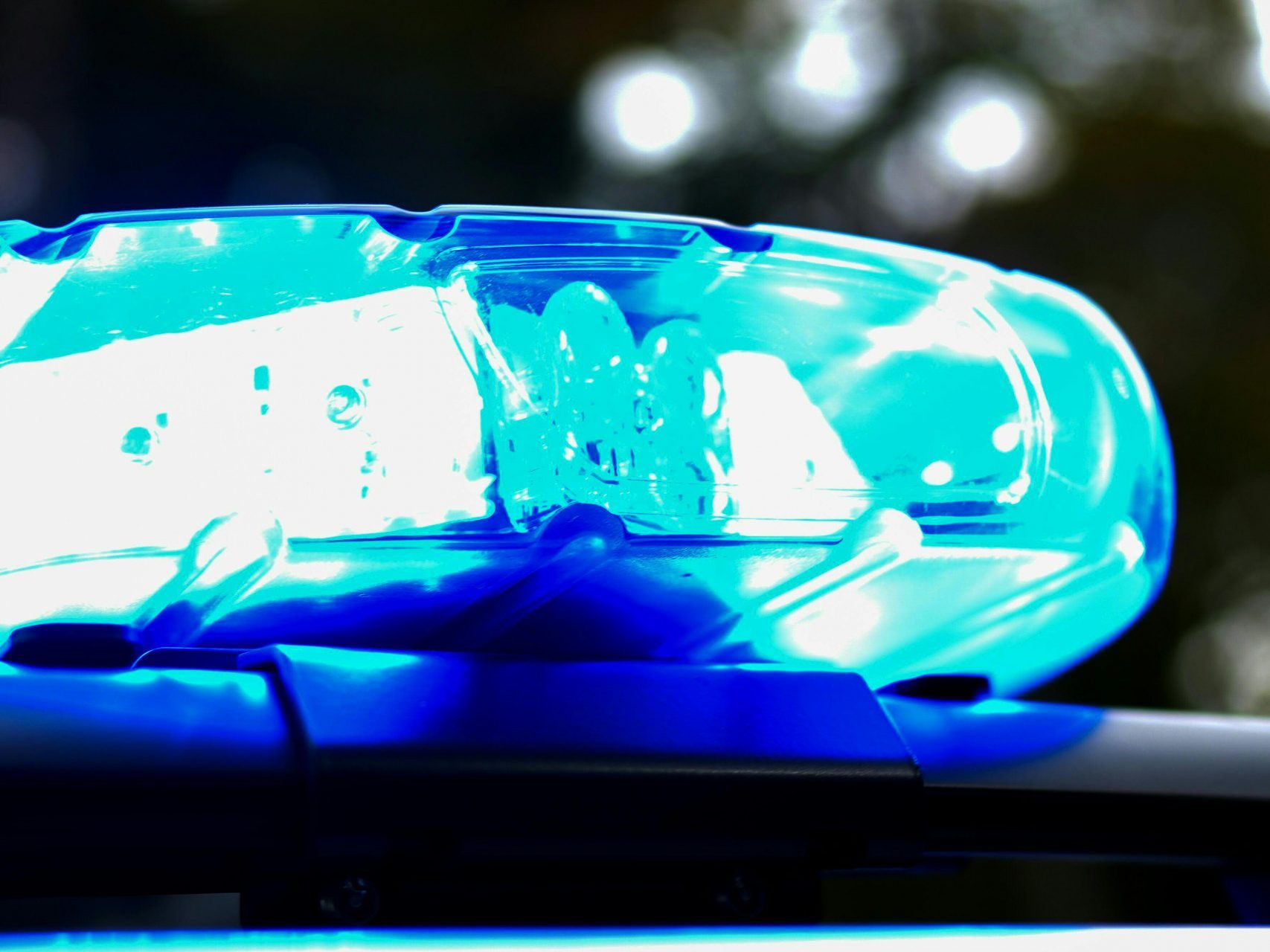 Der 18-Jährige verwendete ein Blaulicht und gab sich als Polizist aus.