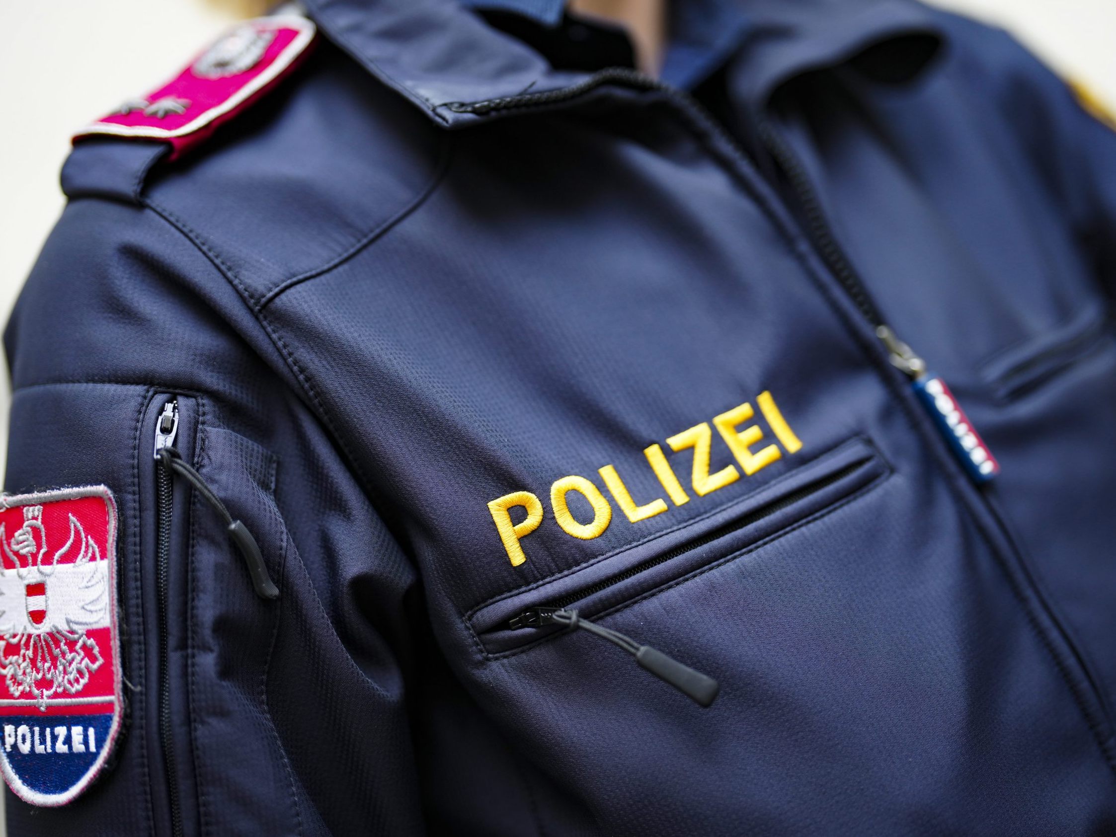 Der Anmelder von der rechtsextremen Demo ist weiter im Innenministerium beschäftigt.