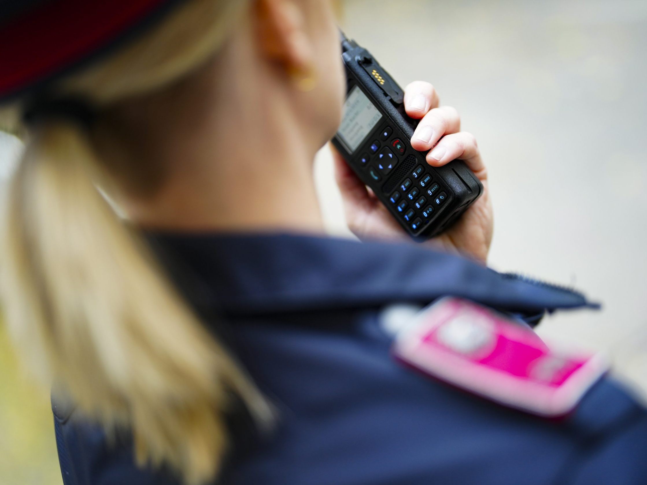 Zwei Jugendliche hantierten in Wien-Favoriten mit einer Schreckschusspistole.