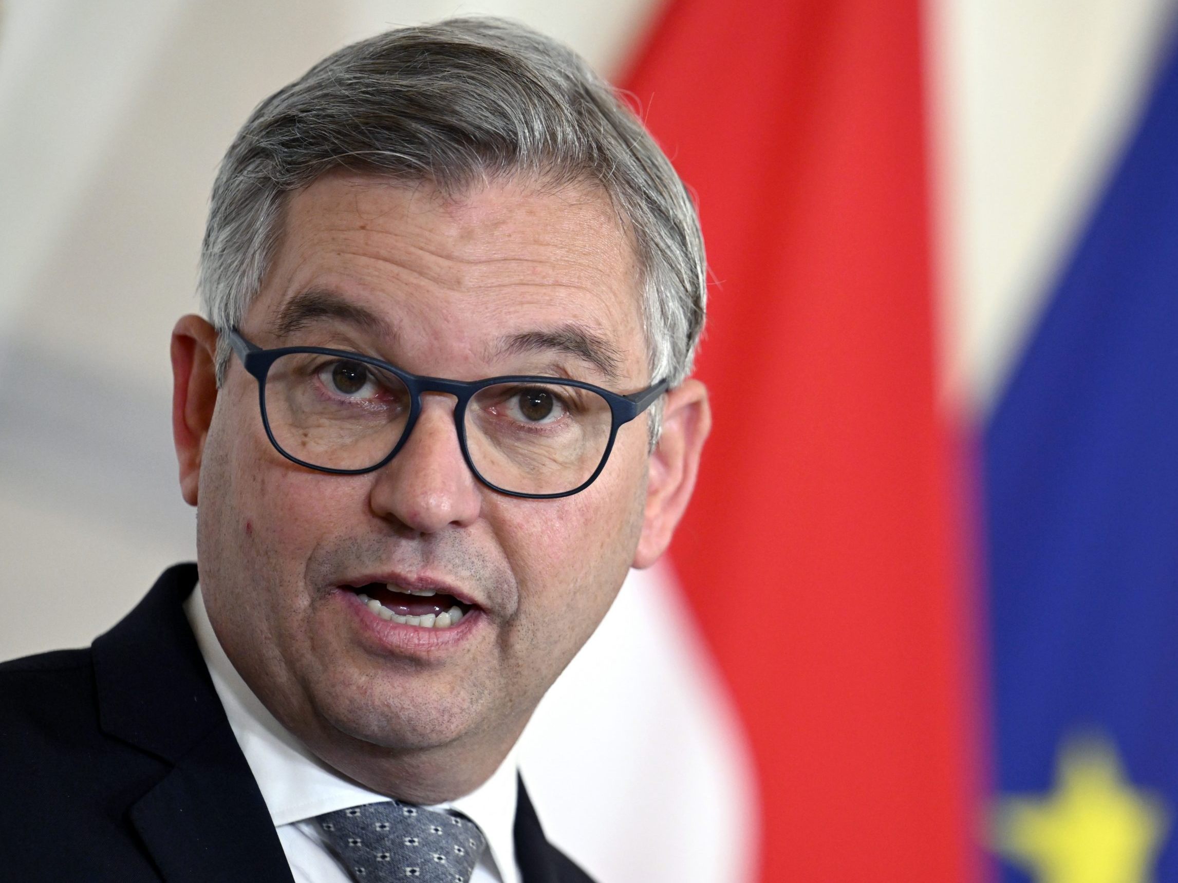 Finanzminister Brunner erhält den europäischen Steuerzahlerpreis. Finanzminister Brunner erhält den europäischen Steuerzahlerpreis.