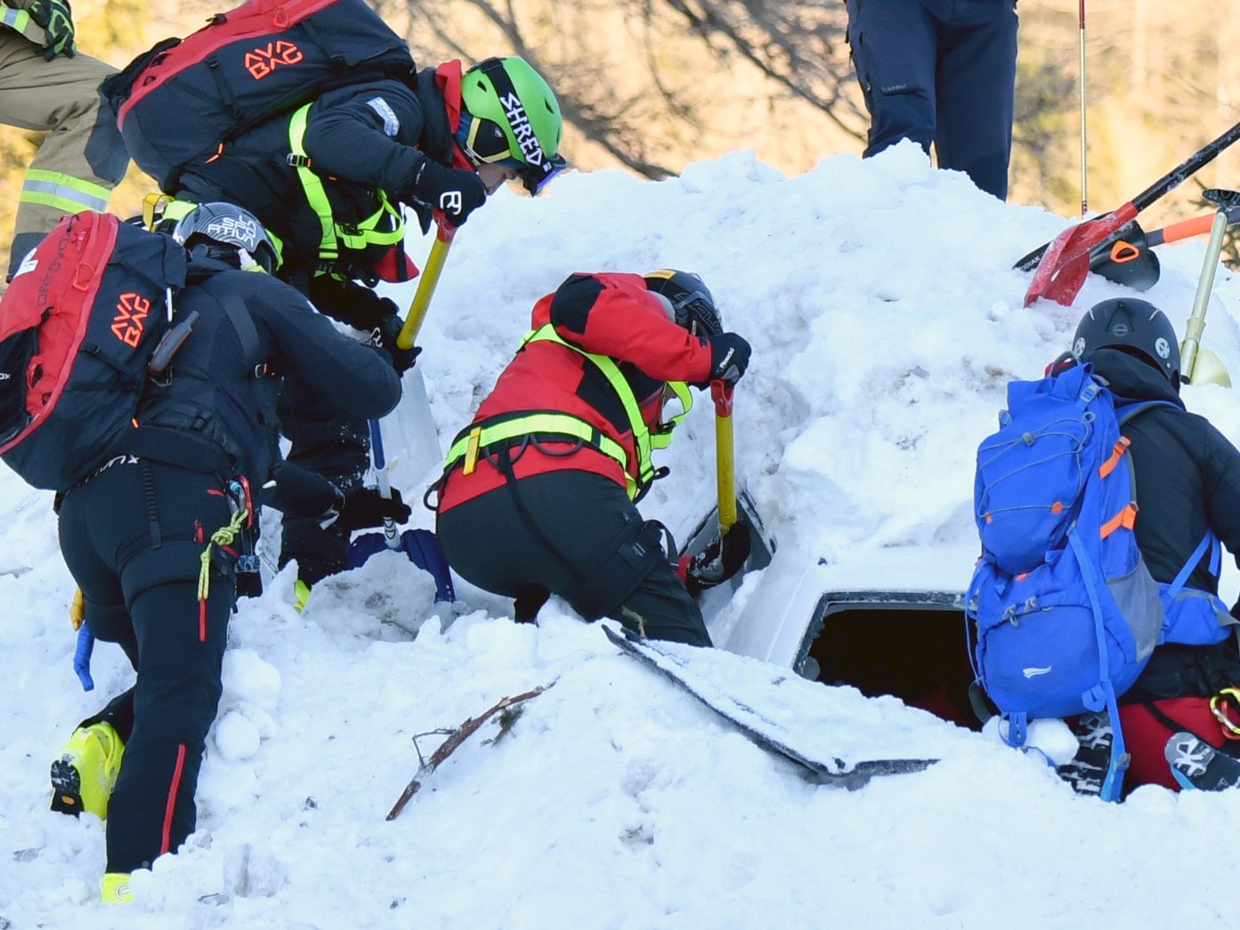 Die zwei Bergsteiger konnten nur mehr tot aufgefunden werden. Die zwei Bergsteiger konnten nur mehr tot aufgefunden werden.