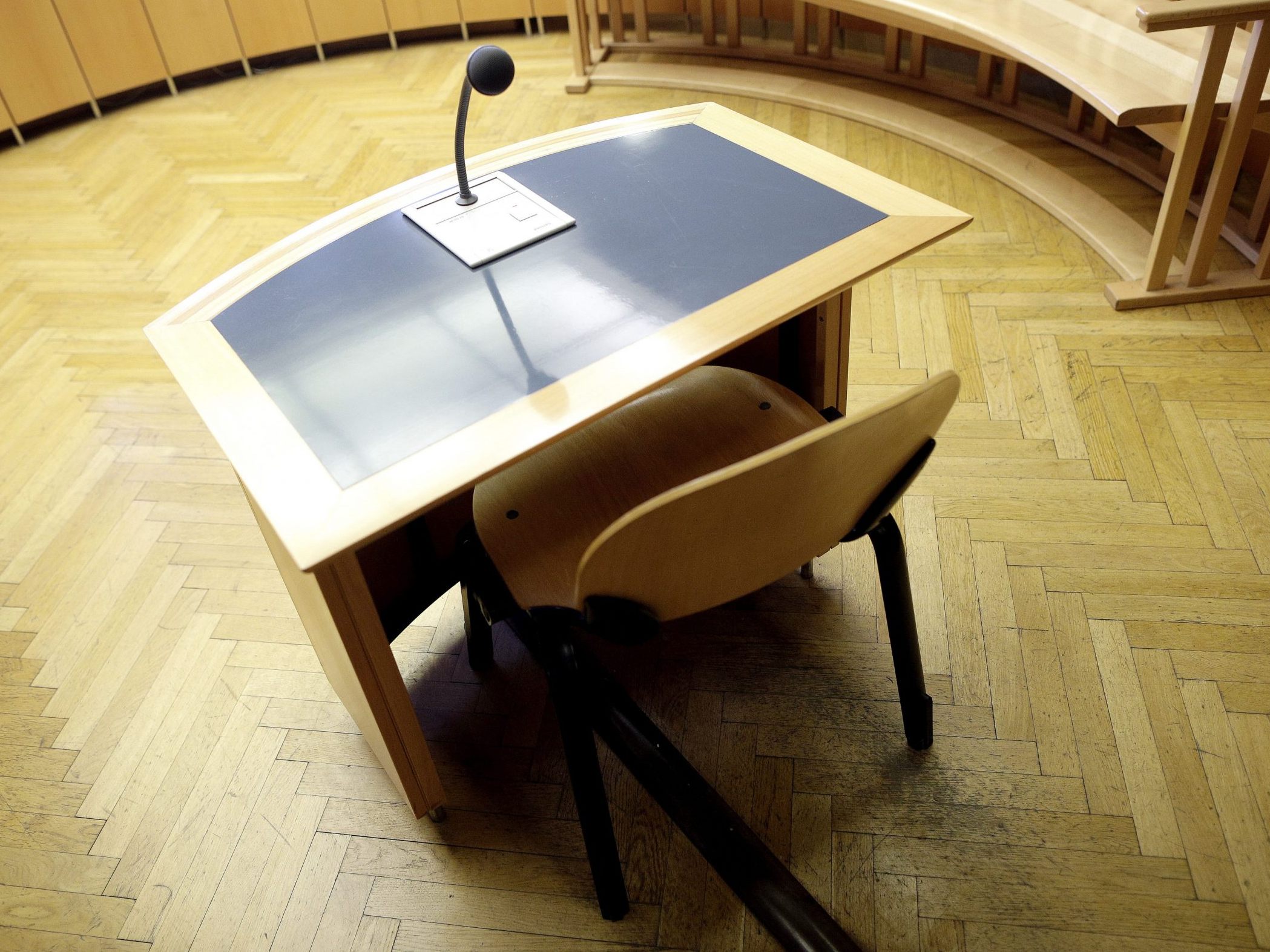 Prozess nach einem gewalttätigem Auftritt einer Jugendbande in einem Nobel-Lokal.