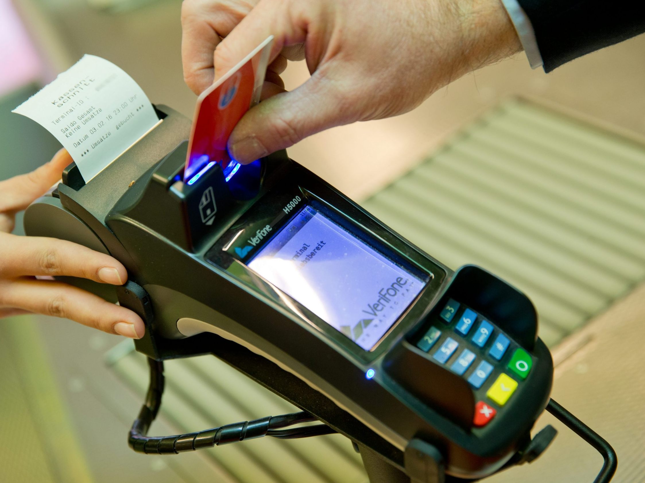 Die Anzahl der Bankomatkarten-Transaktionen ist gestiegen.