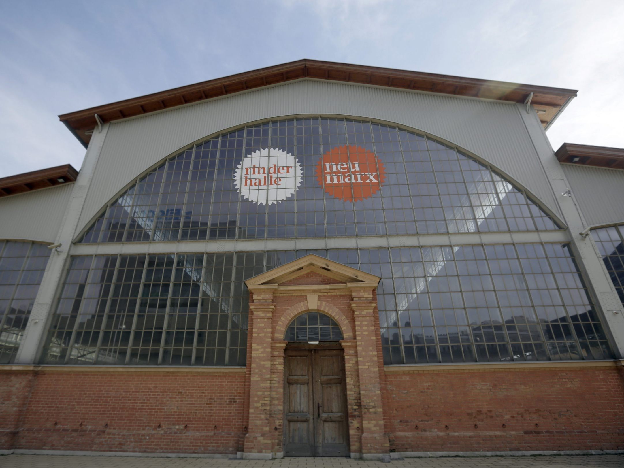 Die Spark Art Fair Vienna 2024 findet in der Wiener Marx Halle statt. Die Spark Art Fair Vienna 2024 findet in der Wiener Marx Halle statt.