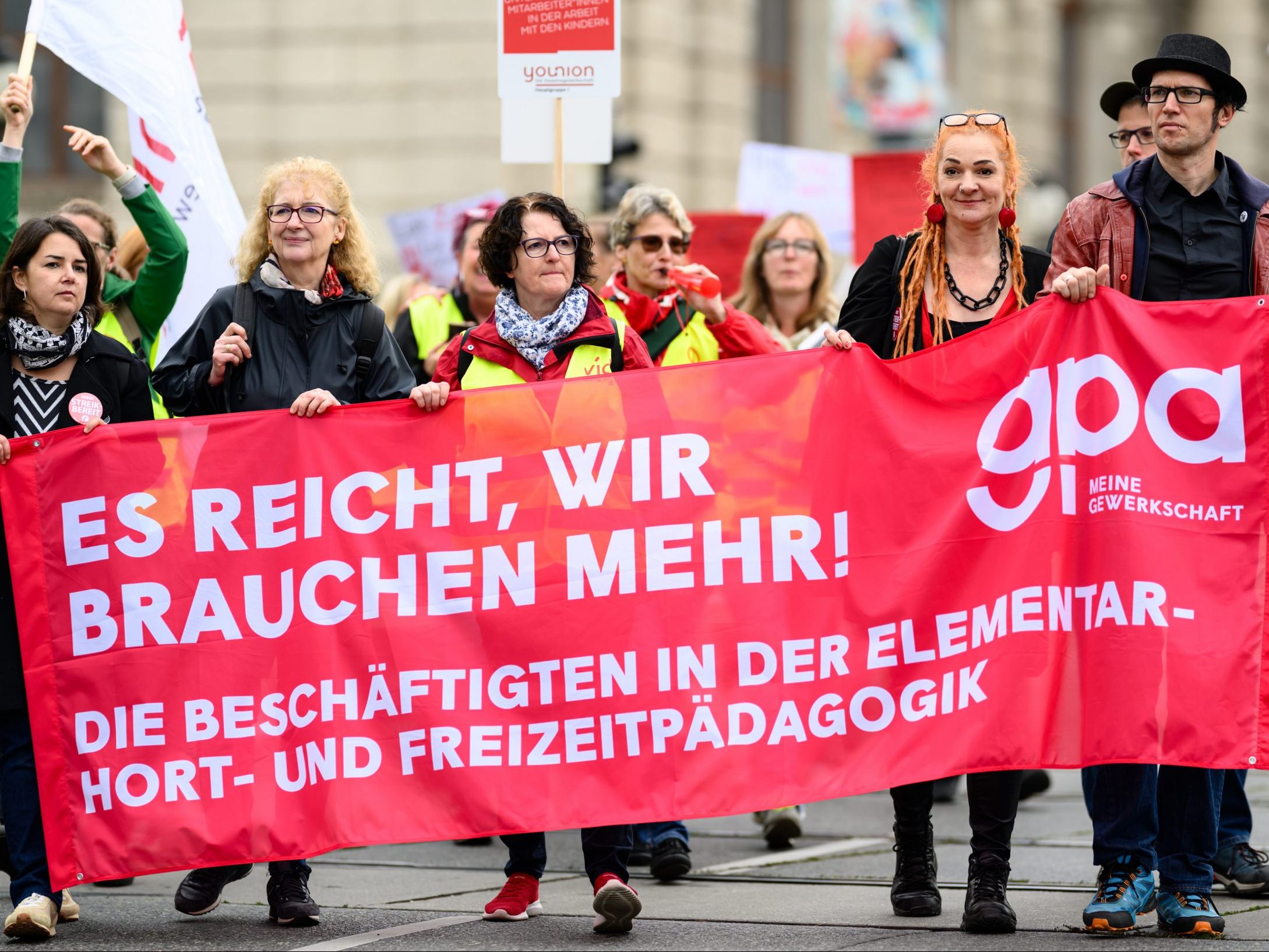 Die Proteste des Kindergarten-Personals stoßen auf immer mehr Zustimmung.