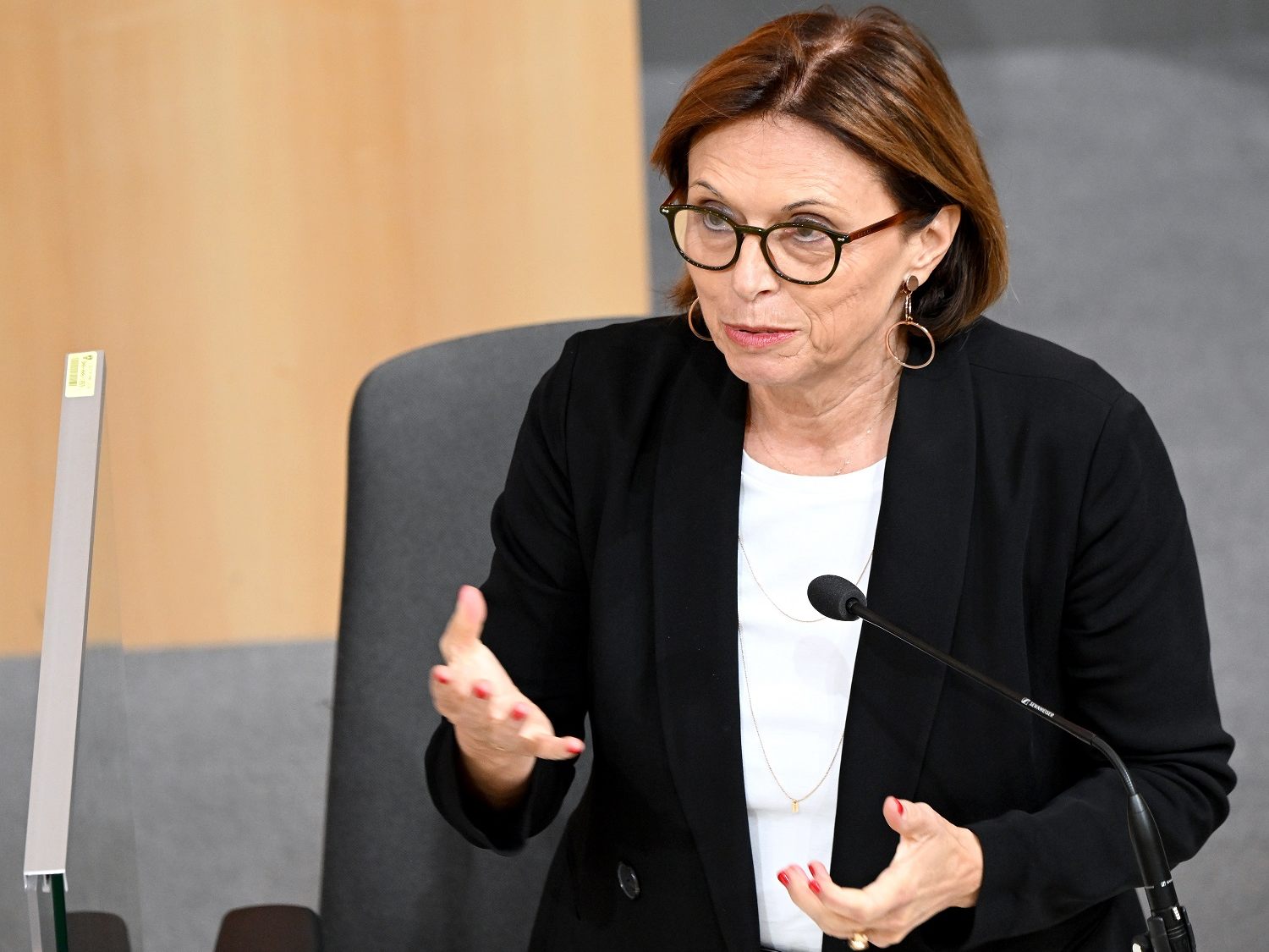 Tourismus-Staatssekretärin will tausende Menschen befragen lassen.