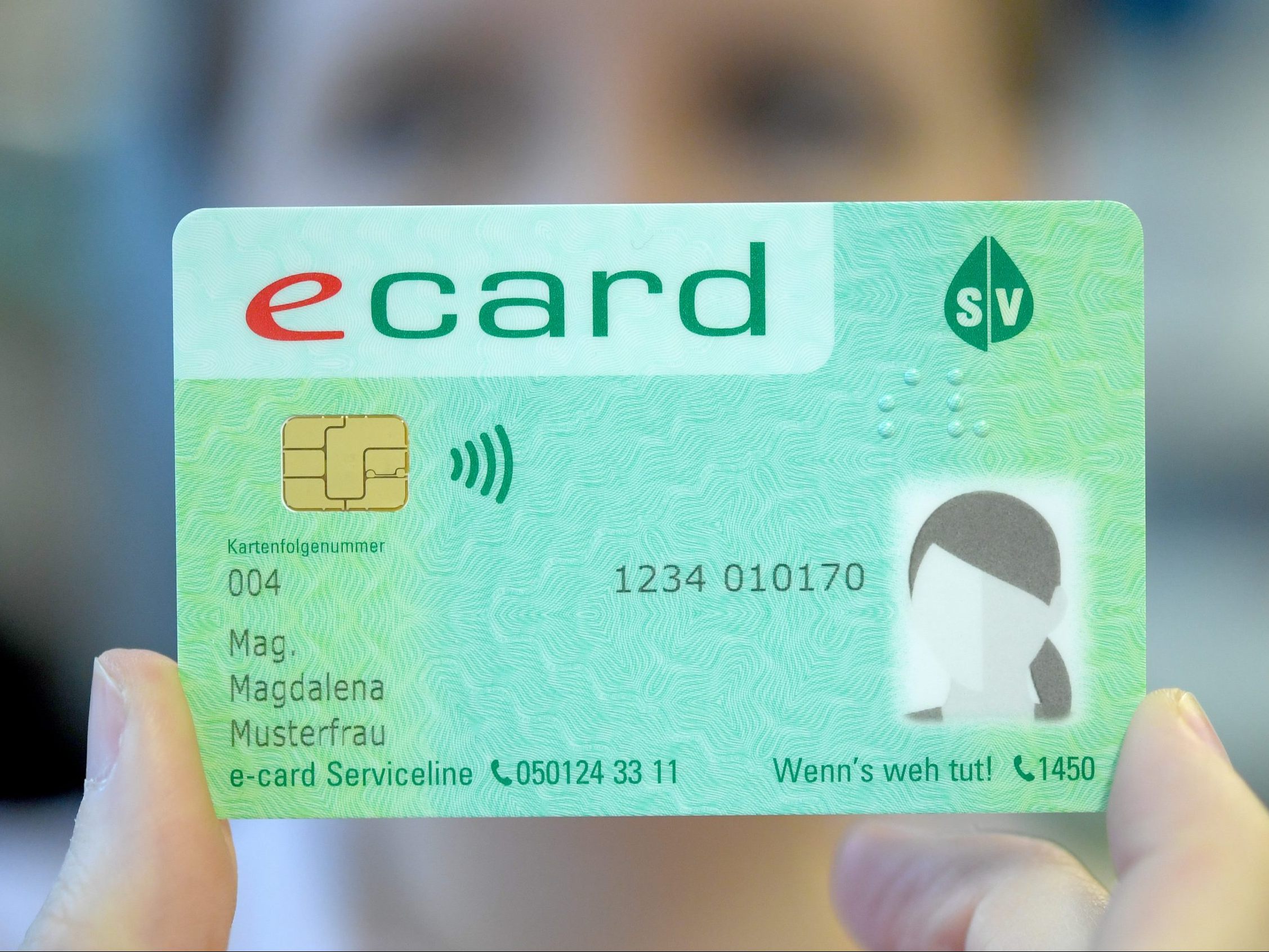 Mit 15. Jänner 2024 sind E-Cards ohne Foto gesperrt.