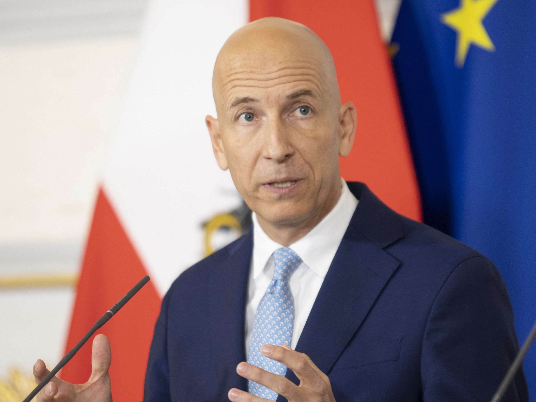 Wirtschaftsminister Kocher freut sich über den Anstieg der Gewerbeanmeldungen. Wirtschaftsminister Kocher freut sich über den Anstieg der Gewerbeanmeldungen.