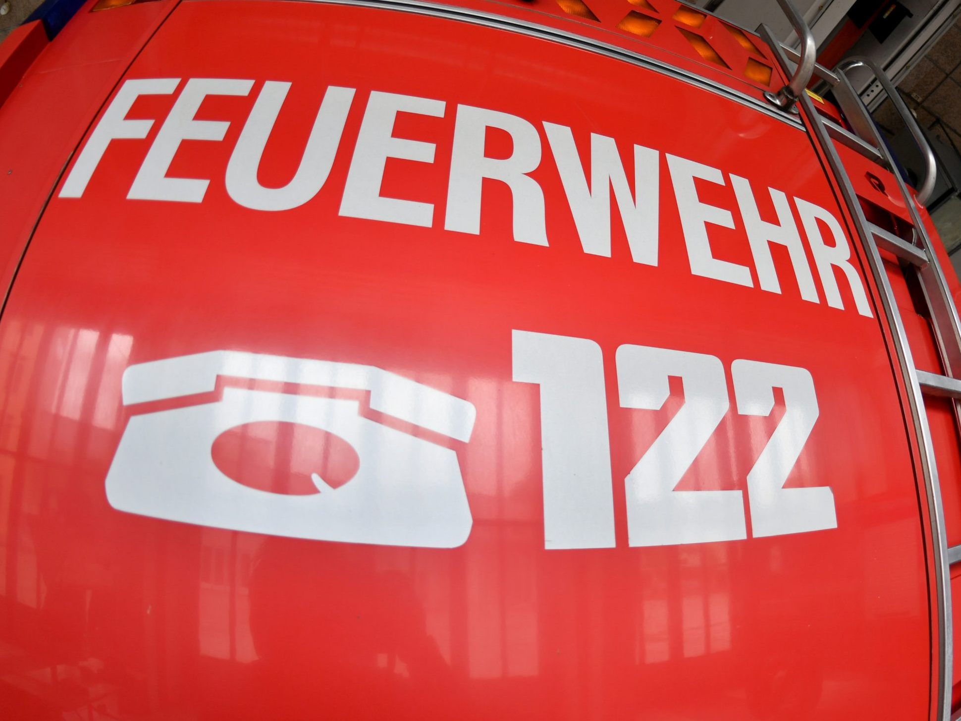 Die Feuerwehren in Leoben rückten wegen eines Kohlenmonoxid-Unfalls aus.