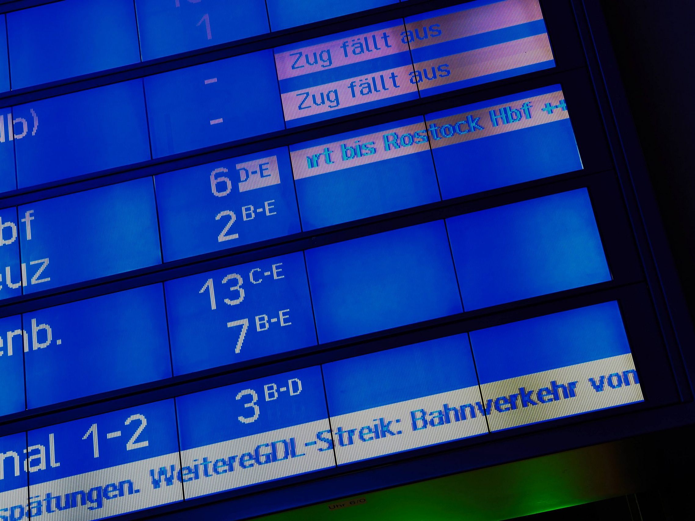 Die Deutsche Bahn will den Lokführer-Streik per Gerichtsbeschluss verhindern.
