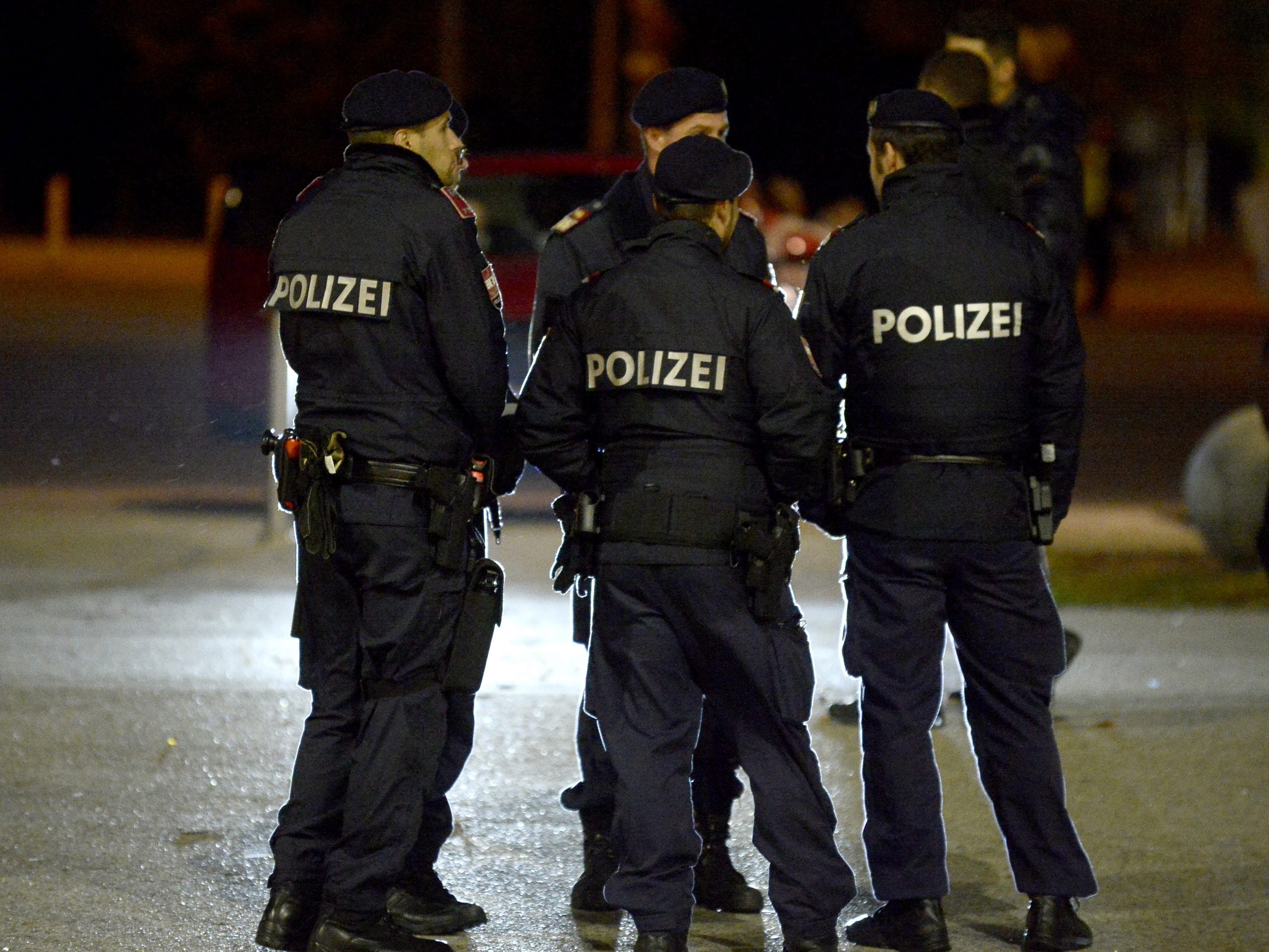 Polizeieinsatz nach Schüssen im Salzburger Flachgau.