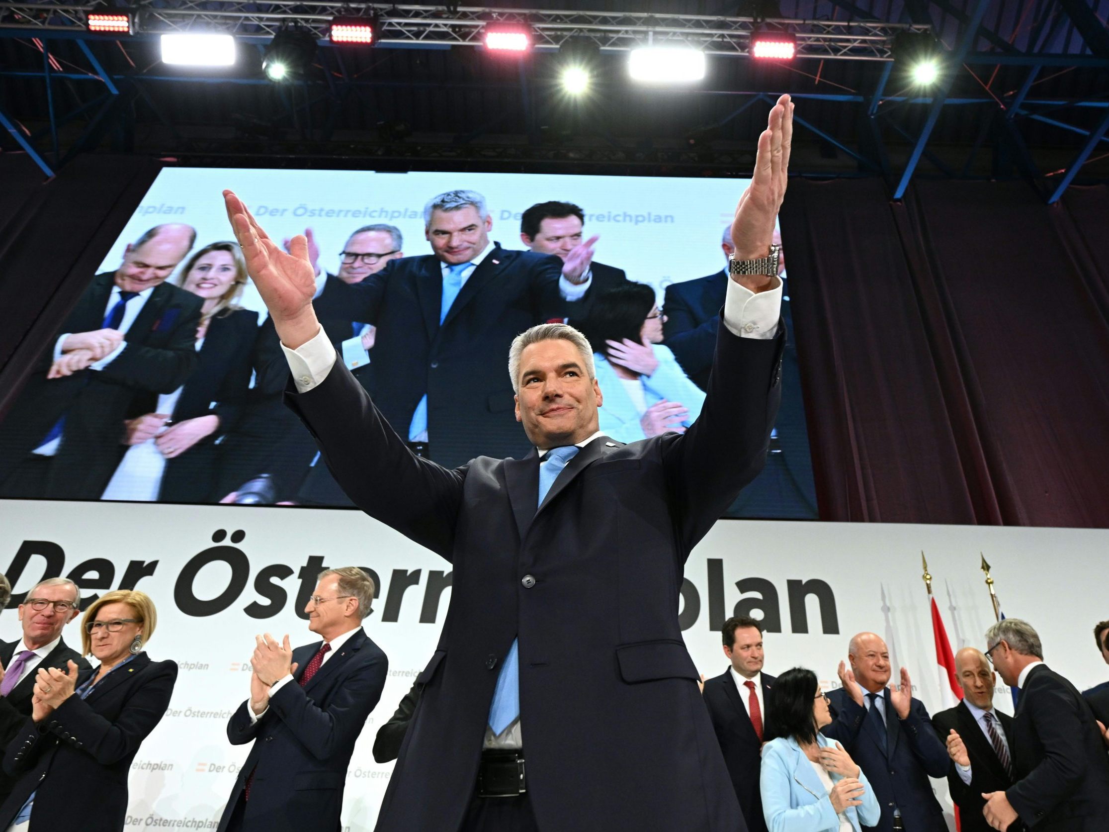 Nehammer startete mit einer Rede in den Früh-Wahlkampf.