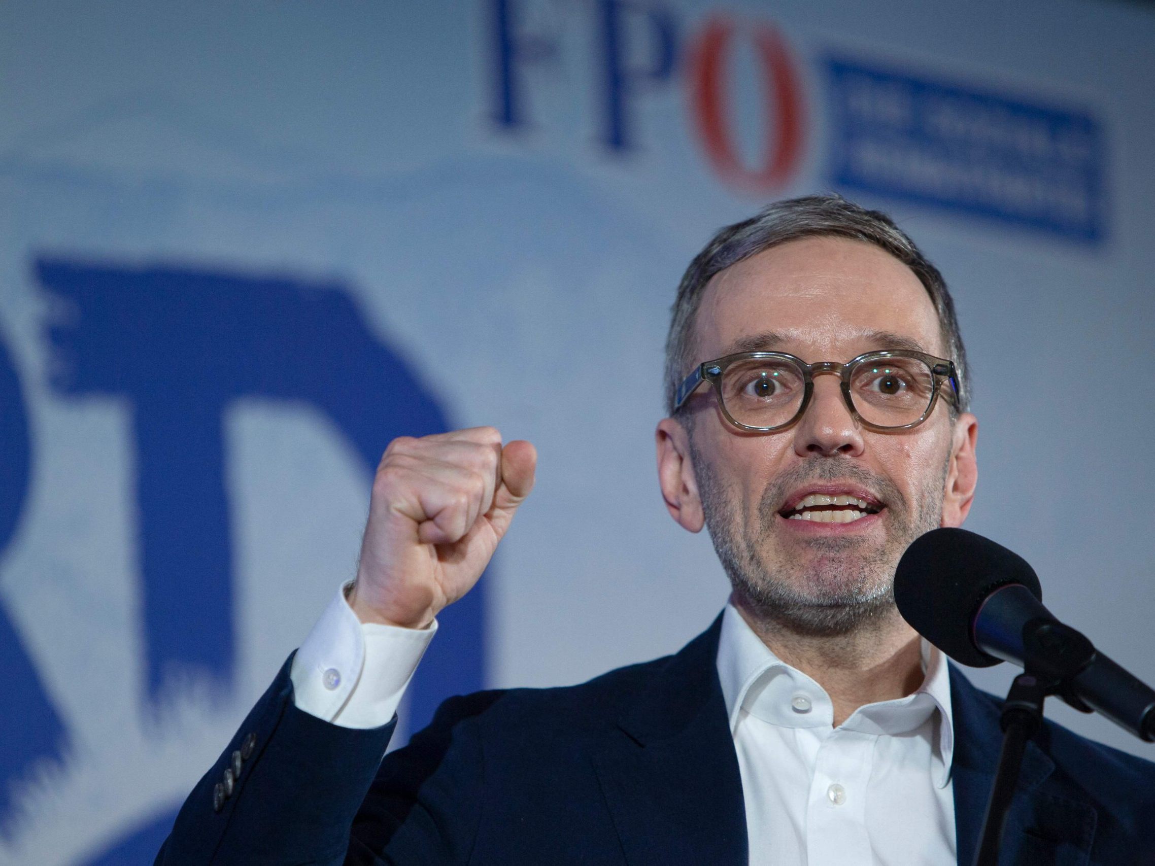 In einer neuen Studie wird vor einem Rechtsruck in der EU gewarnt.