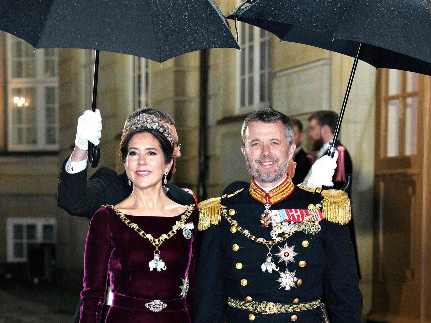 Nach dem Rücktritt von Königin Margrethe II. übernehmen Frederik und Mary den dänischen Thron. Nach dem Rücktritt von Königin Margrethe II. übernehmen Frederik und Mary den dänischen Thron.
