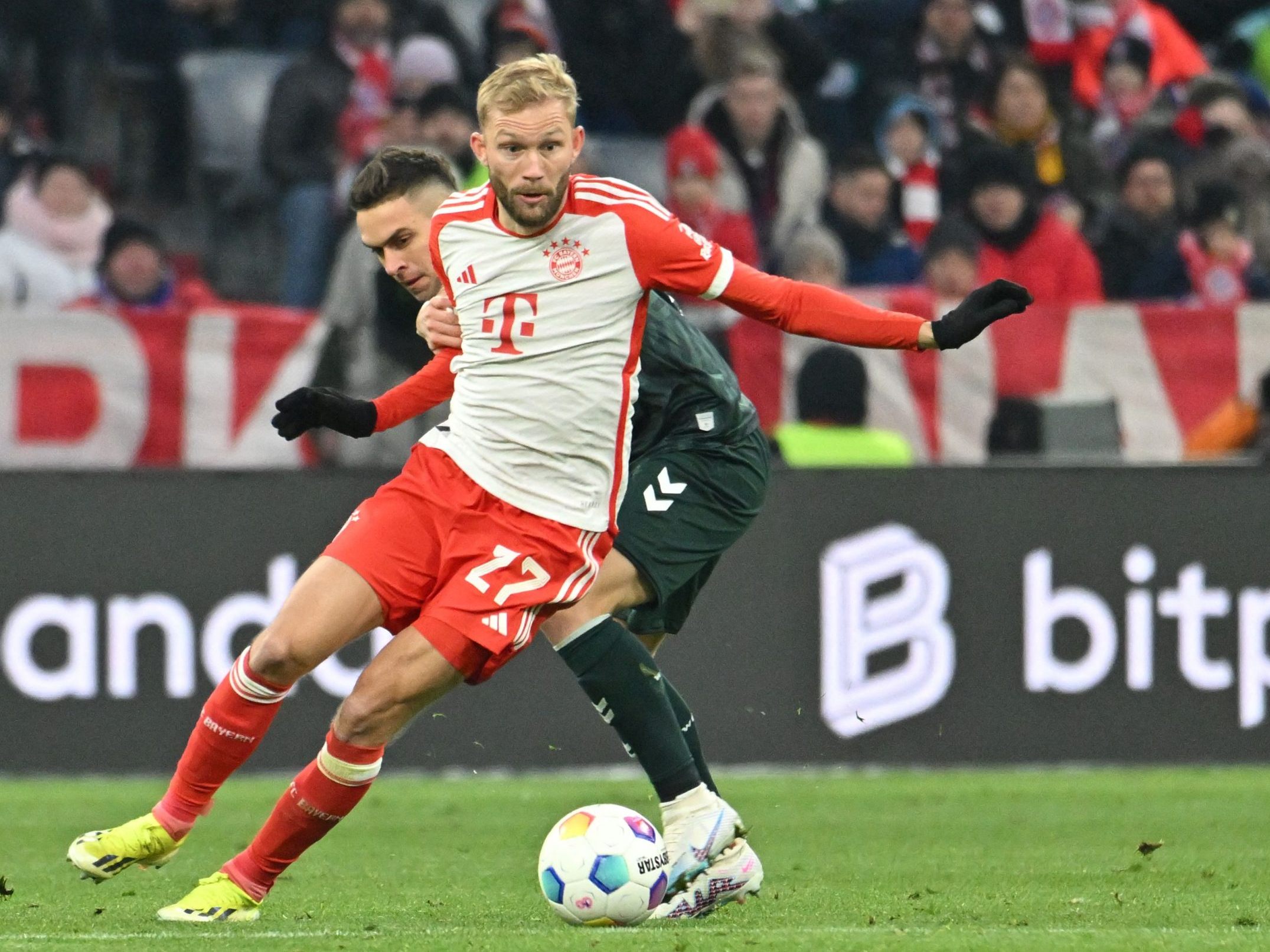 Konrad Laimer fehlt dem FC Bayern bis zu sechs Wochen. Konrad Laimer fehlt dem FC Bayern bis zu sechs Wochen.