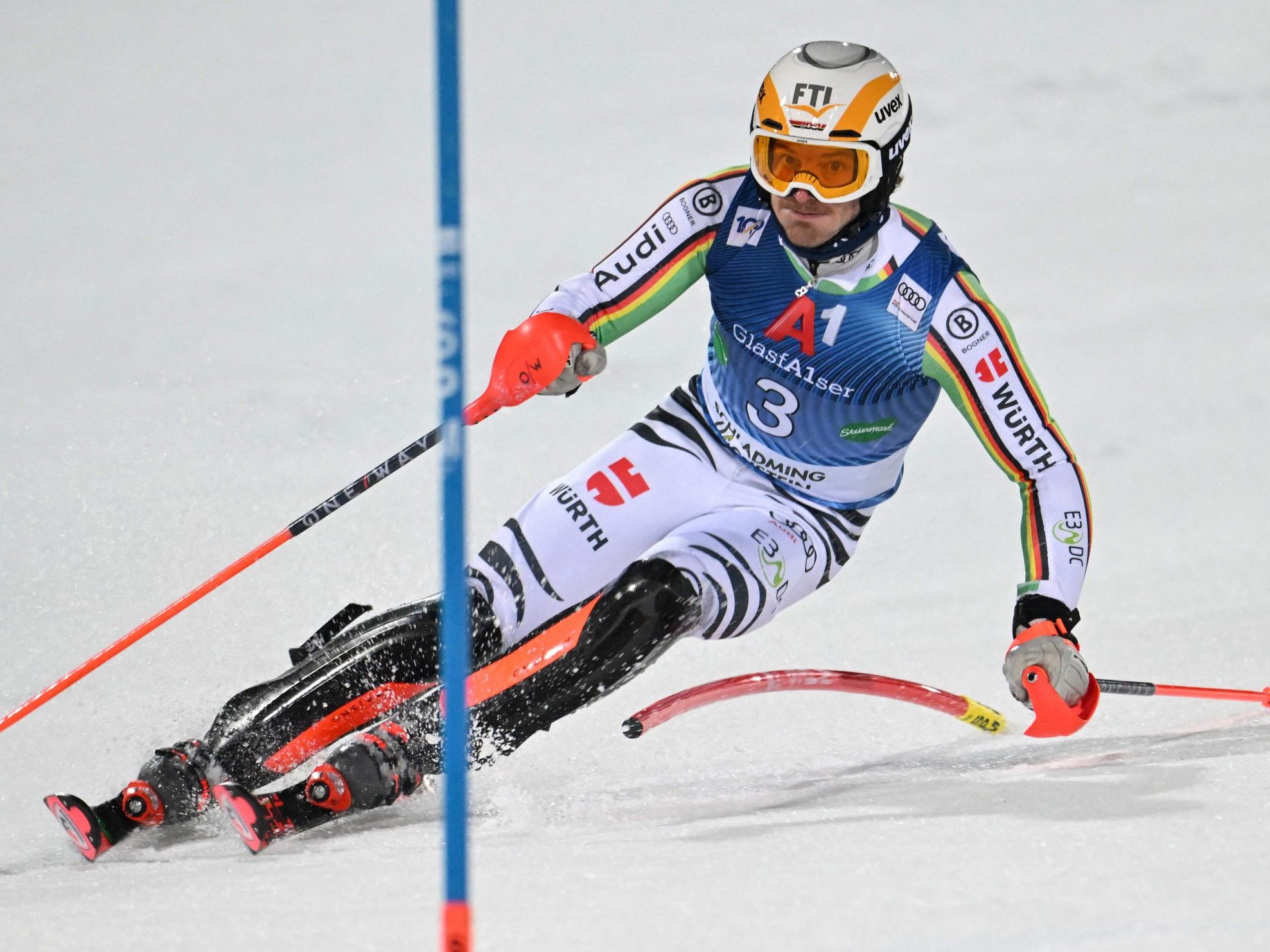 Linus Straßer führt nach dem ersten Durchgang in Schladming.