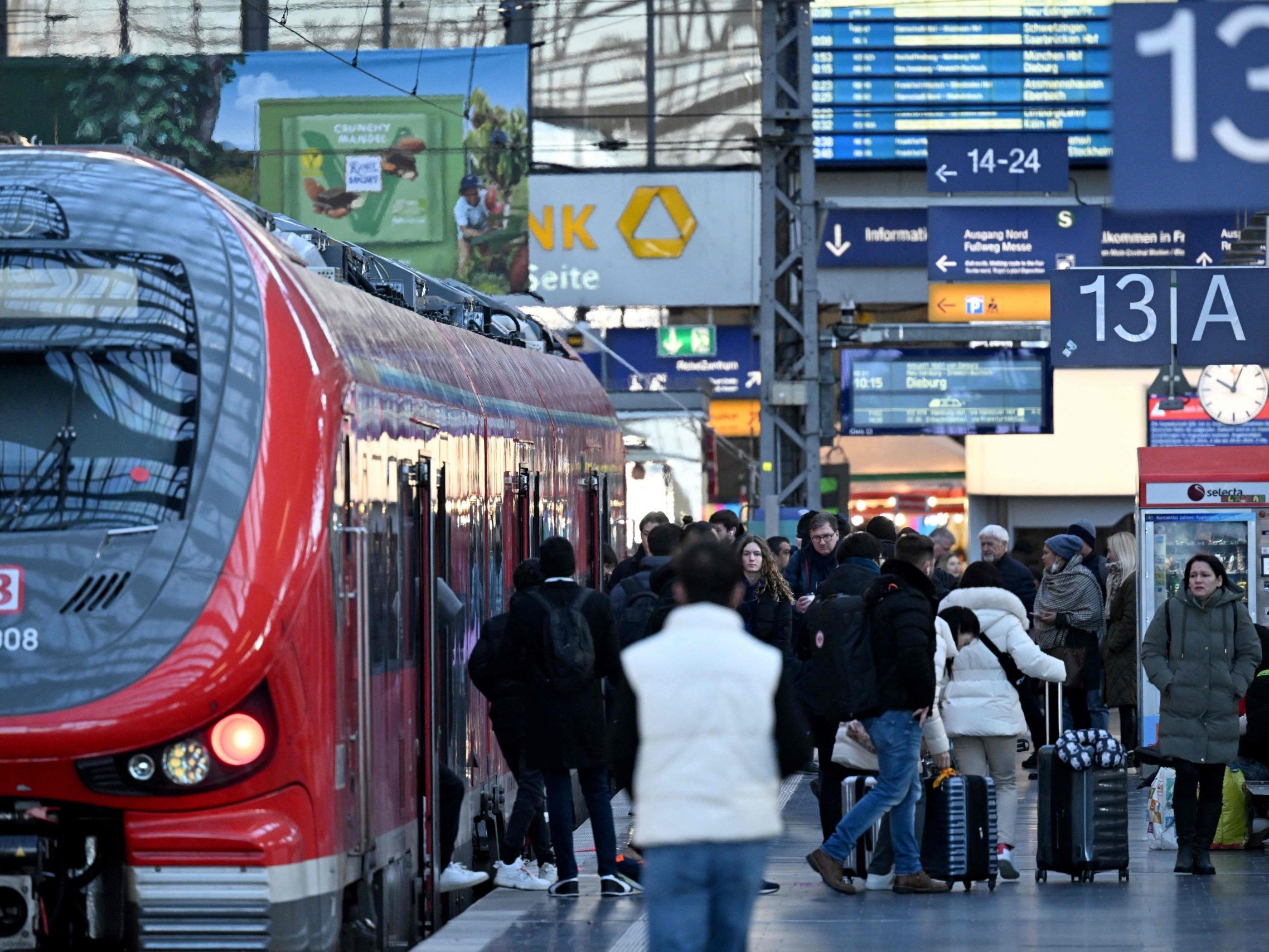 Der deutsche Bahnstreik wurde früher beendet. Der deutsche Bahnstreik wurde früher beendet.