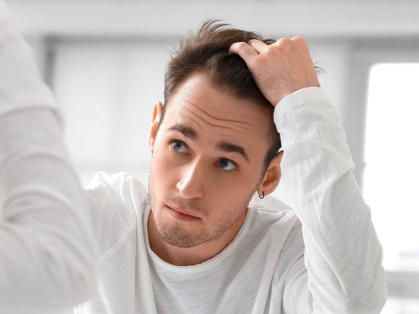 Junge Männer sind häufiger besorgt über ihr Aussehen im Alter als Frauen. Junge Männer sind häufiger besorgt über ihr Aussehen im Alter als Frauen.