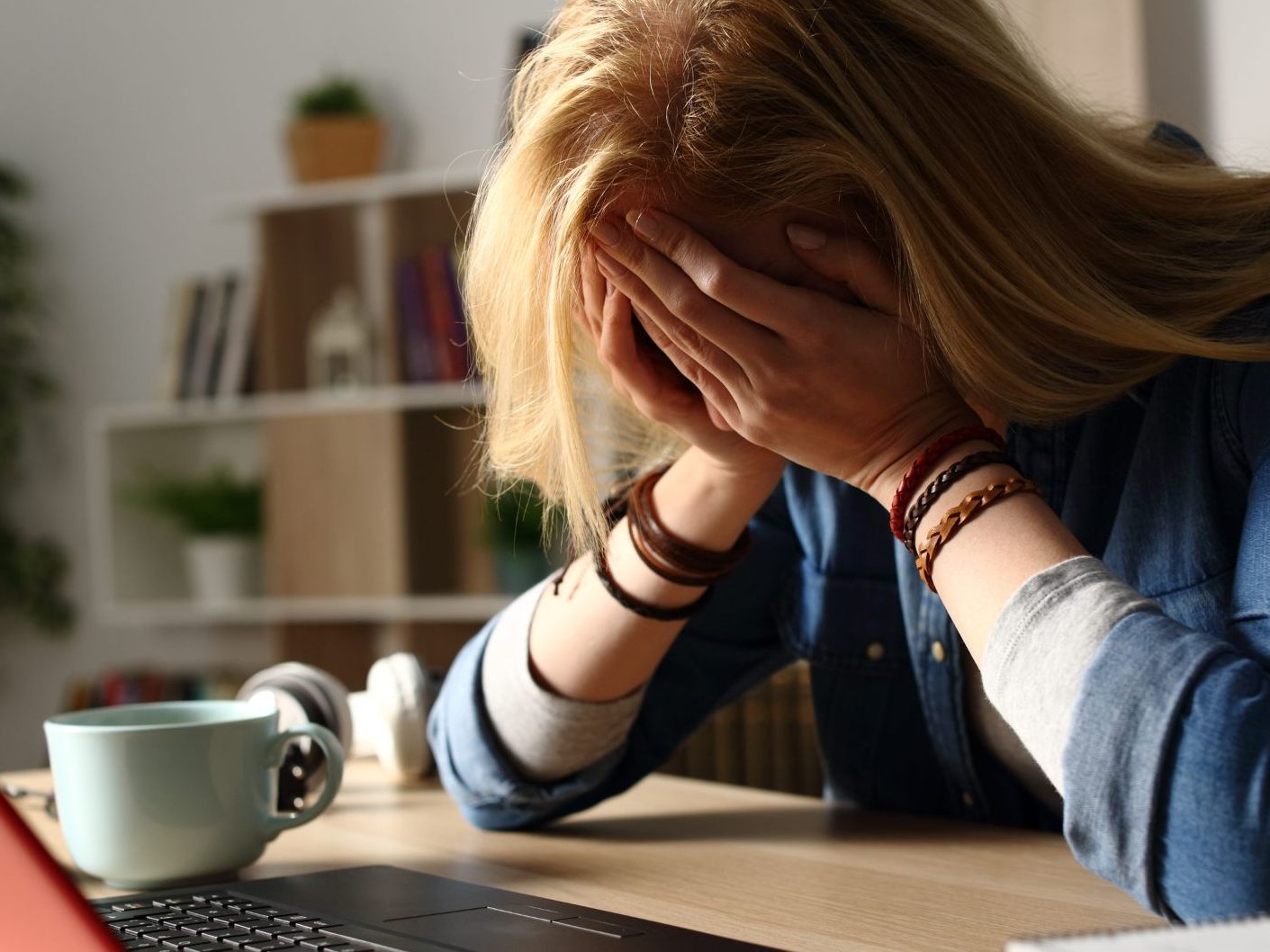 Nur die Hälfte der Studierenden fühlt sich psychisch gesund. Nur die Hälfte der Studierenden fühlt sich psychisch gesund.