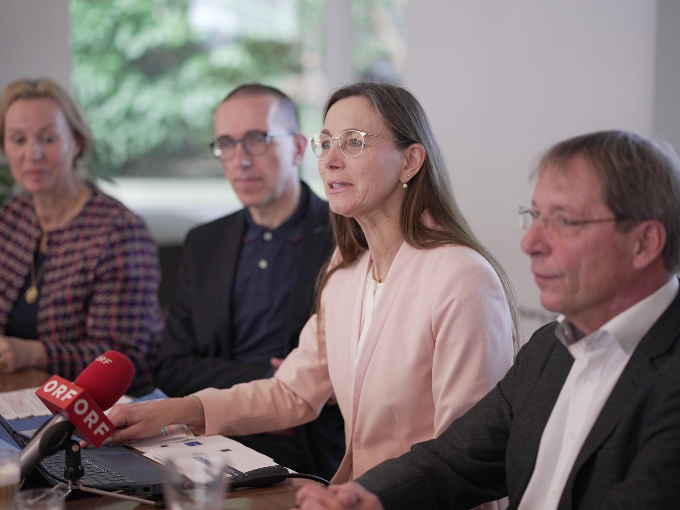 Die Pädagogische Hochschule sowie die Caritas luden zum gemeinsamen Pressegespräch in den WirkRaum der Caritas. Die Pädagogische Hochschule sowie die Caritas luden zum gemeinsamen Pressegespräch in den WirkRaum der Caritas.