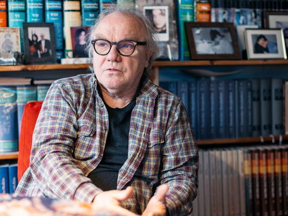 Michael Köhlmeier im Interview: „Wählen heißt, sich für die eigenen Interessen einzusetzen.“ Michael Köhlmeier im Interview: „Wählen heißt, sich für die eigenen Interessen einzusetzen.“