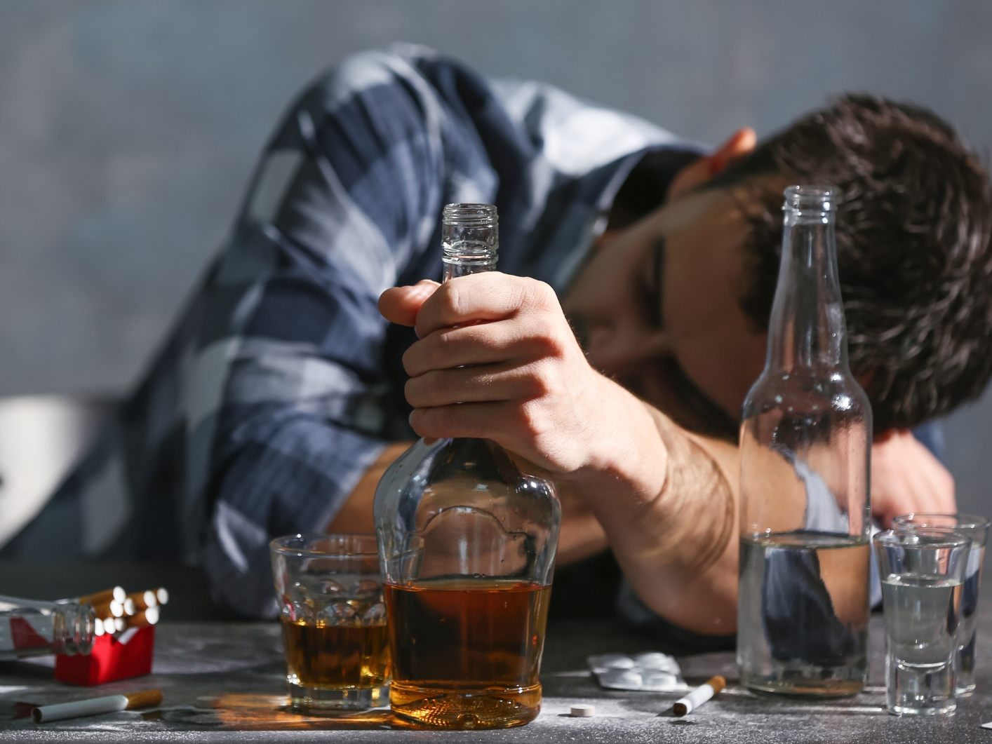 Gerade an Weihnachten und Silvester fließt der Alkohol oft ausgiebig.