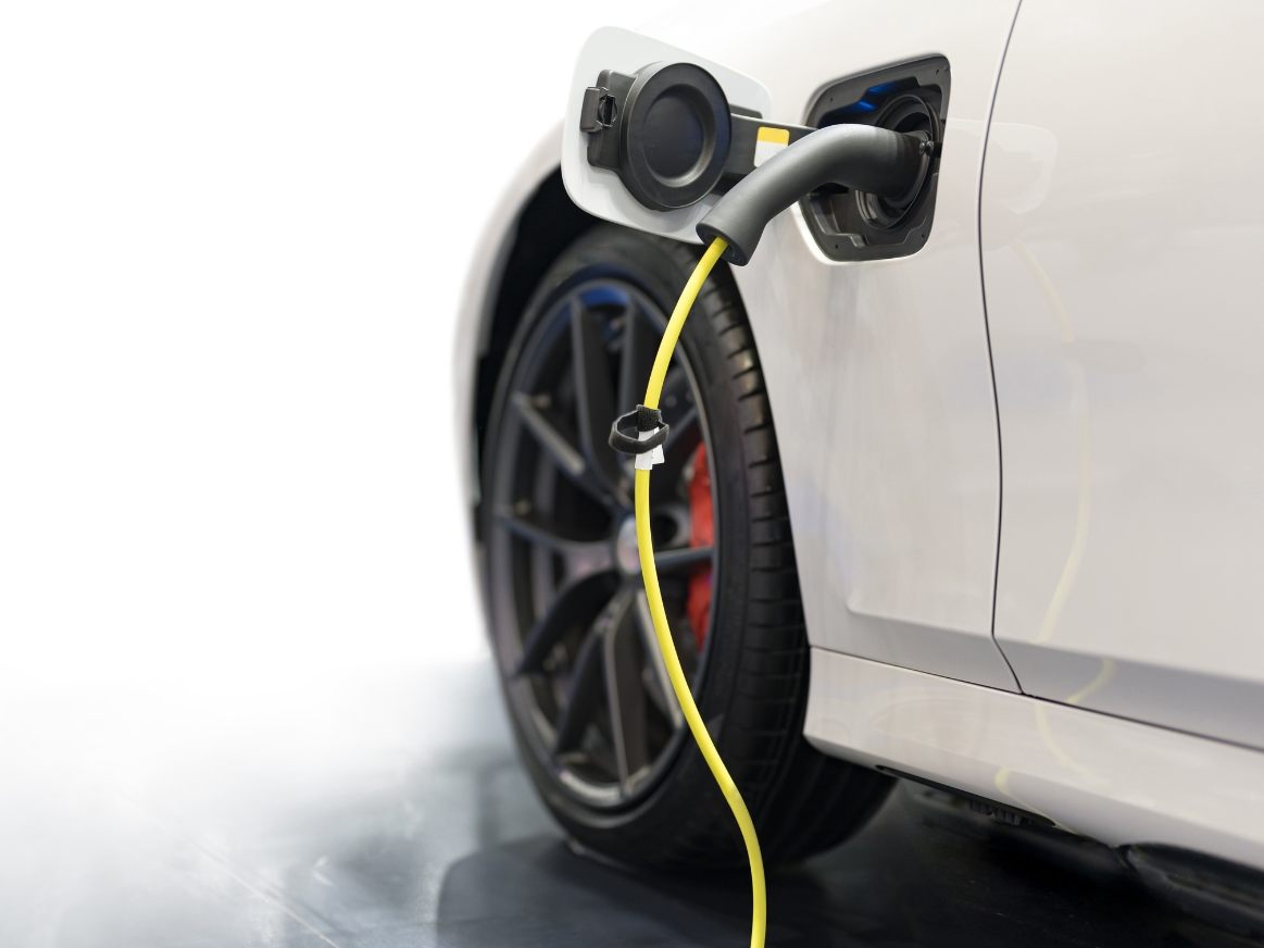 Die E-Ladestation geriet in Brand.