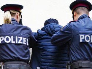 Nach einem Raufhandel wurden in Wien-Ottakring Schüsse aus einer Schreckschusspistole abgegeben. Nach einem Raufhandel wurden in Wien-Ottakring Schüsse aus einer Schreckschusspistole abgegeben.
