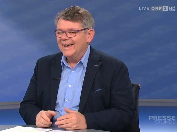 Bei der "Volkskanzler"-Debatte beginnt Katzian plötzlich zu lachen.