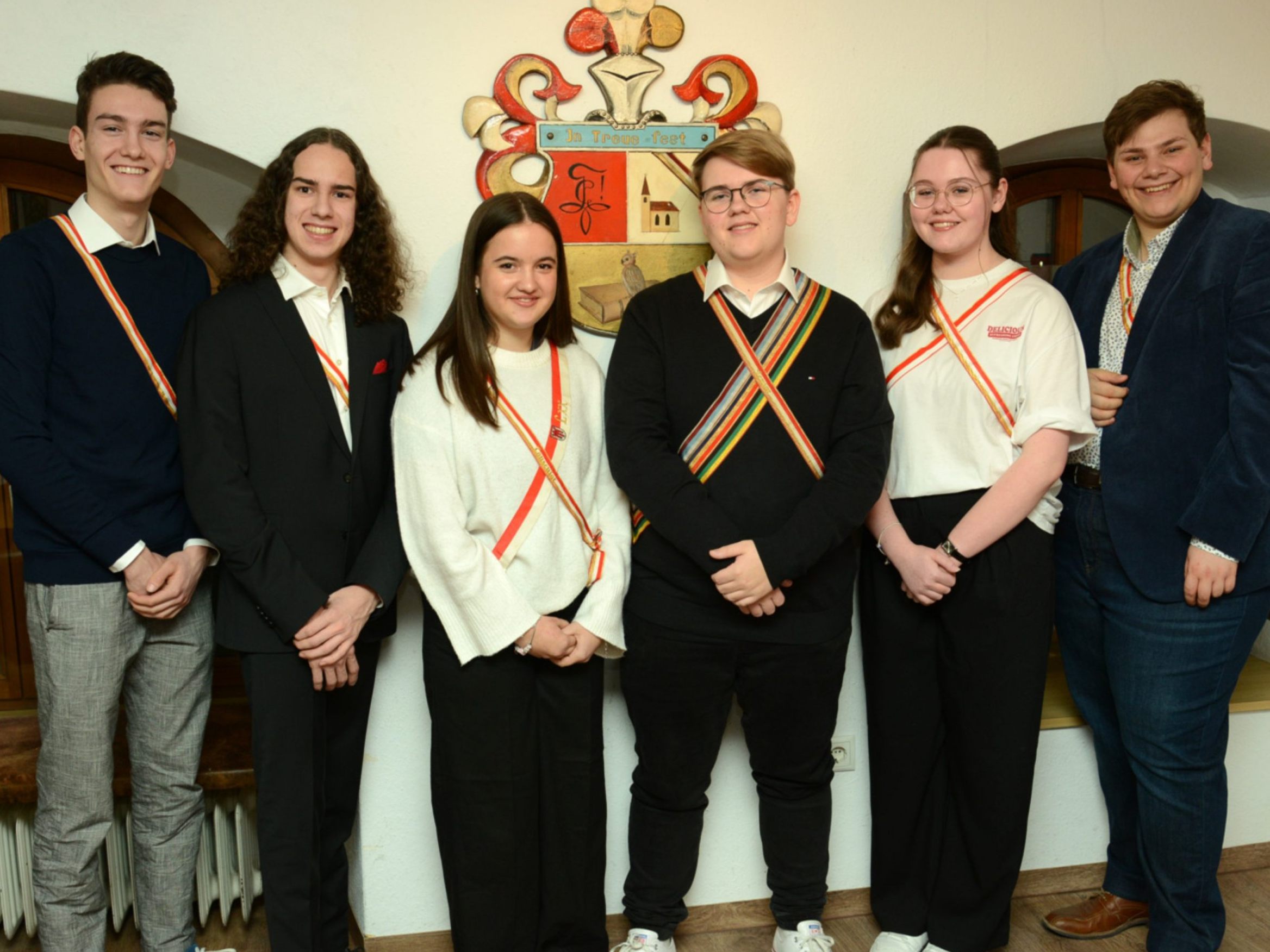 Der neugewählte Clunia-Vorstand: Kevin Rusch, Jonas Prenn, Sophia Stieger, Jakob Hammerer, Marie Hammerer und Luca Schöch. Der neugewählte Clunia-Vorstand: Kevin Rusch, Jonas Prenn, Sophia Stieger, Jakob Hammerer, Marie Hammerer und Luca Schöch.