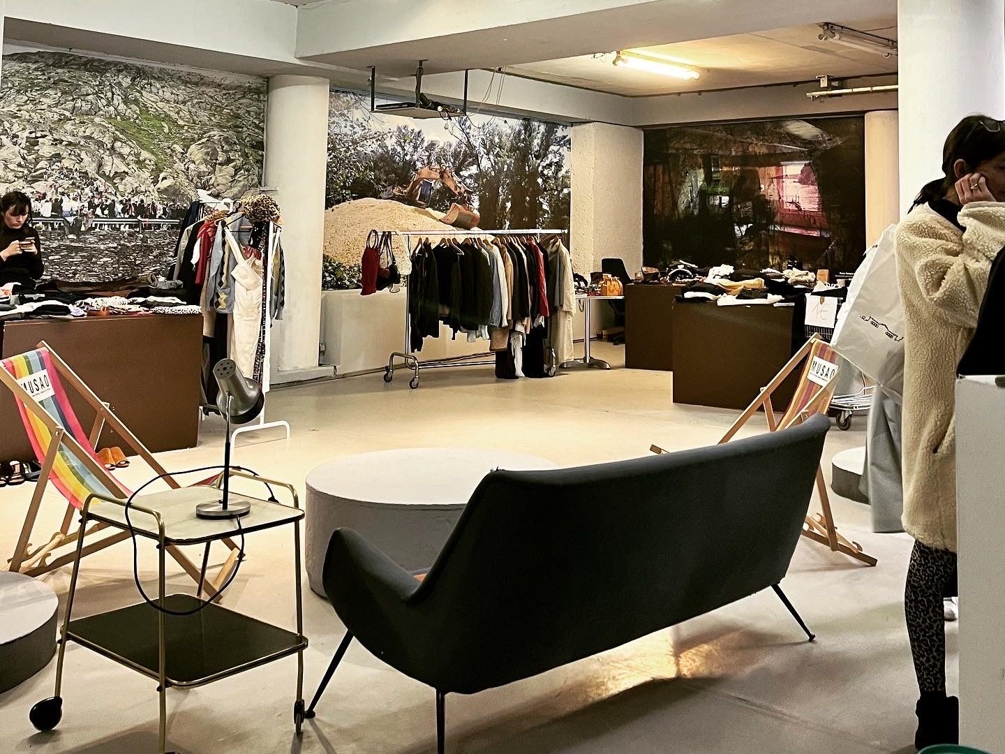 Auch 2024 findet wieder der Tauschflohmarkt "TauschRausch" in der Kunststankstelle in Wien-Ottakring statt. Auch 2024 findet wieder der Tauschflohmarkt "TauschRausch" in der Kunststankstelle in Wien-Ottakring statt.