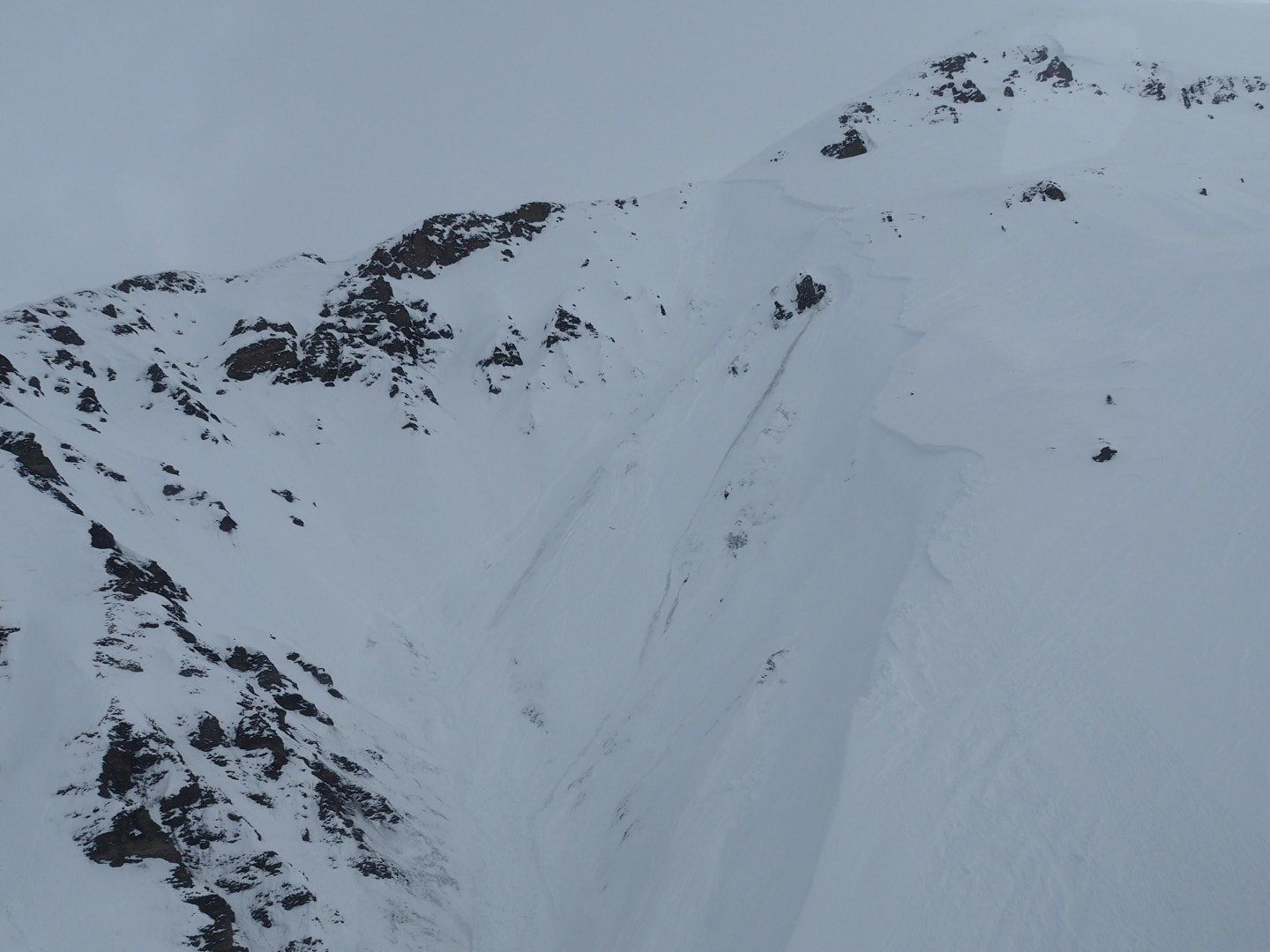 Lawinenabgang in den Alpen fordert eine Todesopfer.