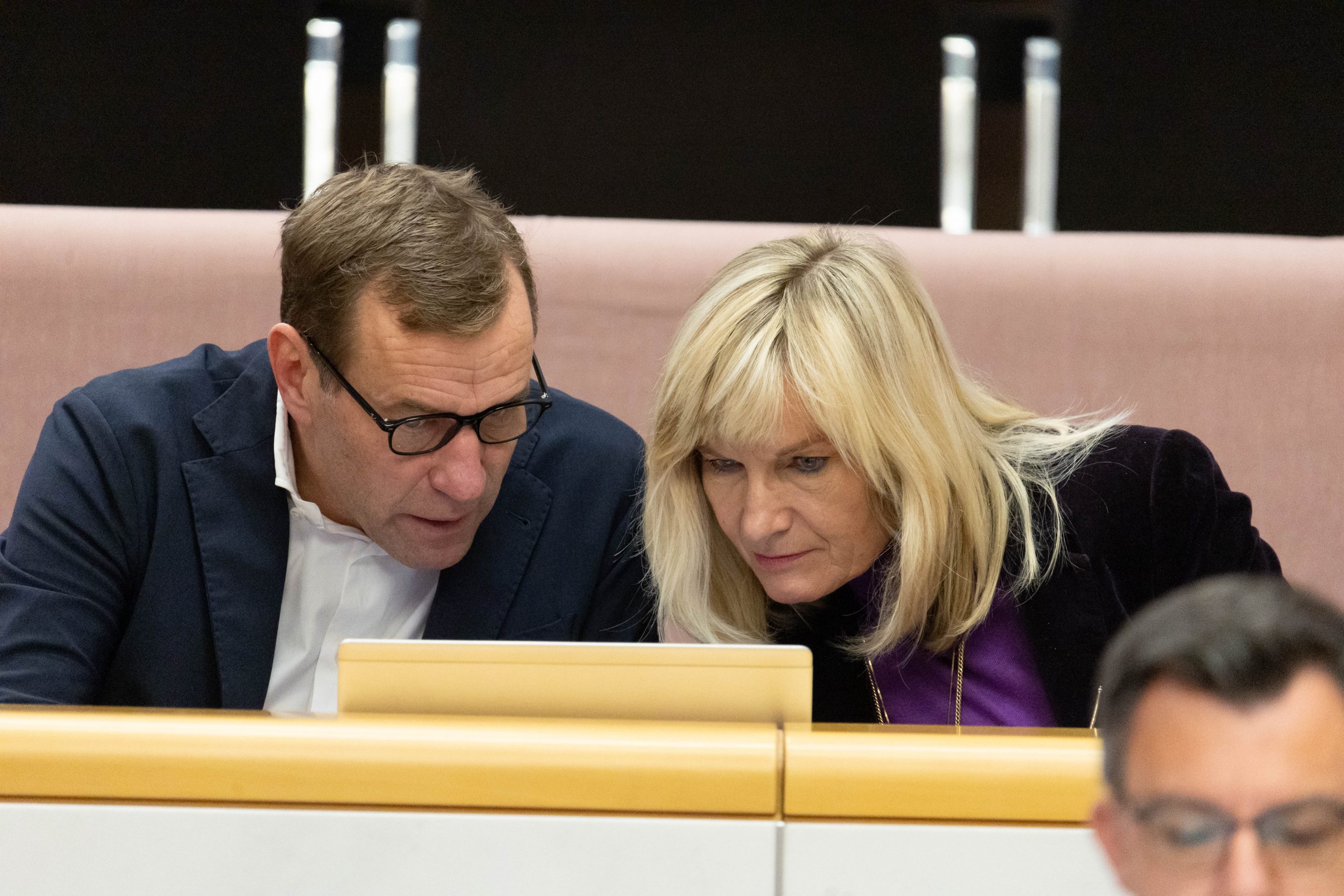 Volksanwalt Klaus Feurstein, behaupten jedoch, dass die Größe der Wohnräume nicht mit den Daten im Bauantrag übereinstimme Volksanwalt Klaus Feurstein, behaupten jedoch, dass die Größe der Wohnräume nicht mit den Daten im Bauantrag übereinstimme