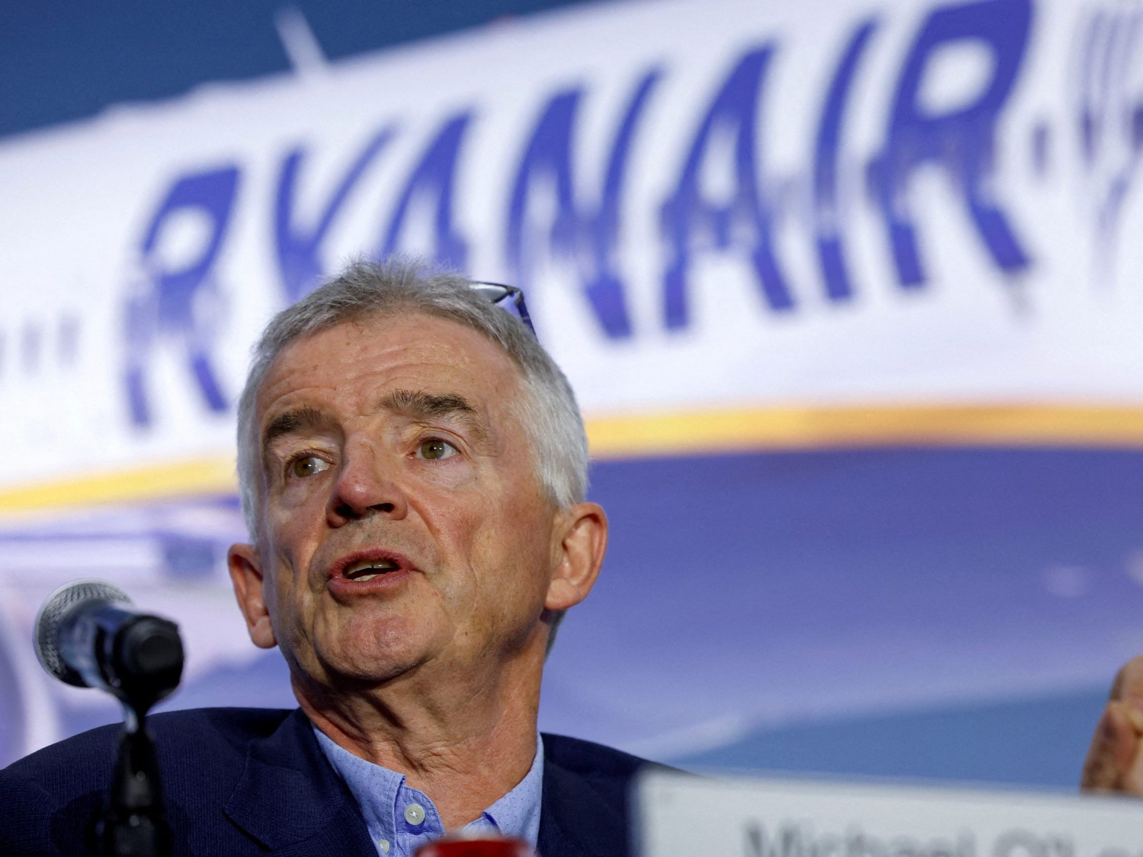 Ryanair-Chef O'Leary sieht den Sommerflugplan in Gefahr.