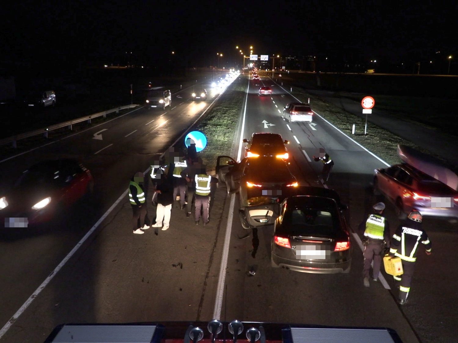 Drei Fahrzeuge wurden in den Unfall verwickelt.