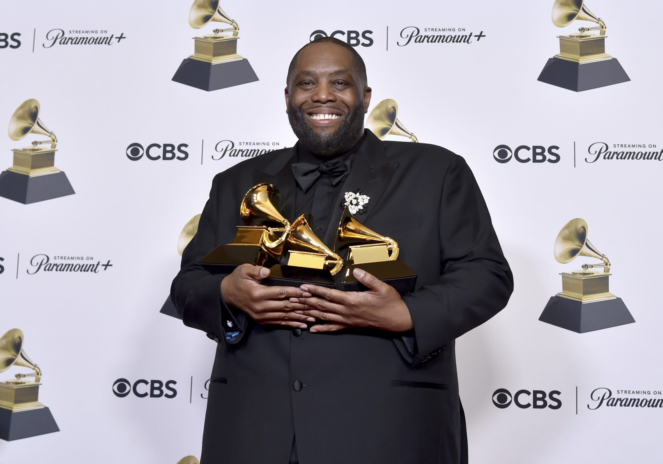 Killer Mike posiert im Presseraum mit den Auszeichnungen für die beste Rap-Performance und den besten Rap-Song für „Scientists & Engineers“ sowie das beste Rap-Album für „Michael“ während der 66. jährlichen Grammy Awards am Sonntag, 4. Februar 2024, in Los Angeles Angeles. Killer Mike posiert im Presseraum mit den Auszeichnungen für die beste Rap-Performance und den besten Rap-Song für „Scientists & Engineers“ sowie das beste Rap-Album für „Michael“ während der 66. jährlichen Grammy Awards am Sonntag, 4. Februar 2024, in Los Angeles Angeles.