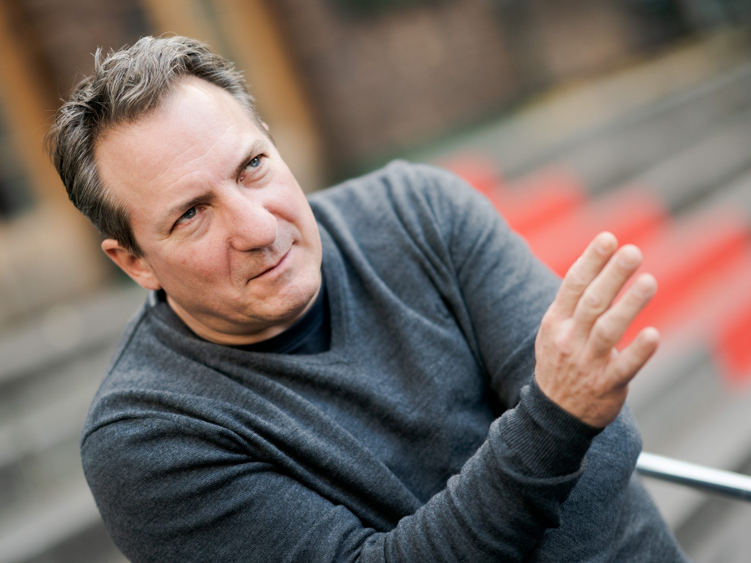 Robert Palfrader ist "allein" in Wiens CAPE 10 zu sehen. Robert Palfrader ist "allein" in Wiens CAPE 10 zu sehen.