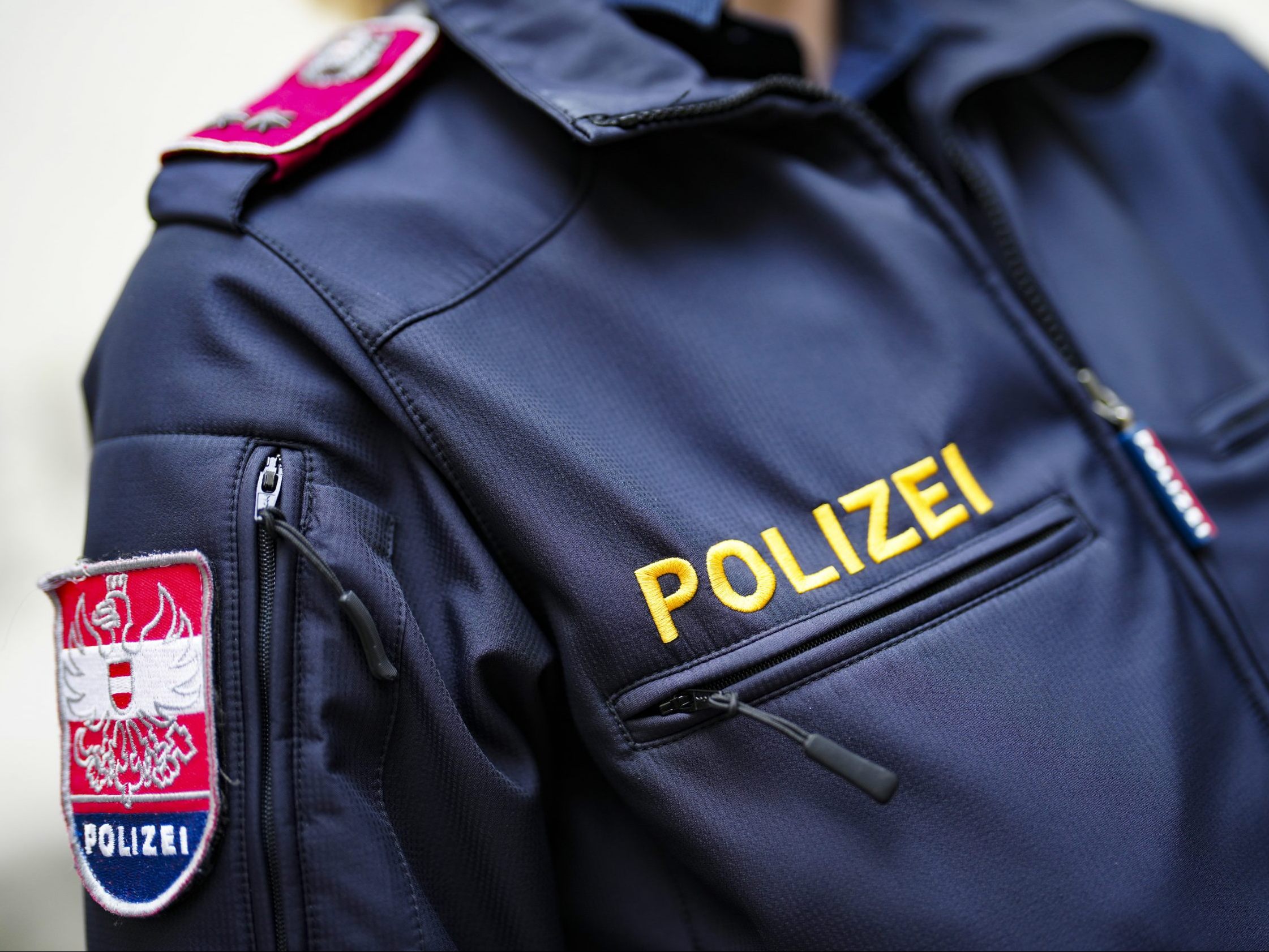 Die Polizei hat den in Wien entflohenen Terror-Verdächtigen Samstagfrüh festgenommen.