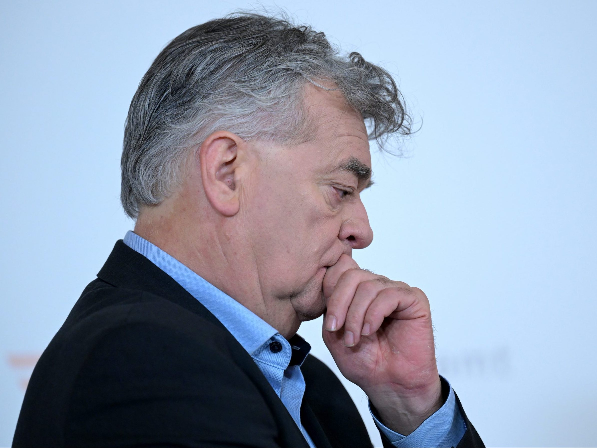 Kogler appelliert in einem Brief an Mikl-Leitner. Kogler appelliert in einem Brief an Mikl-Leitner.