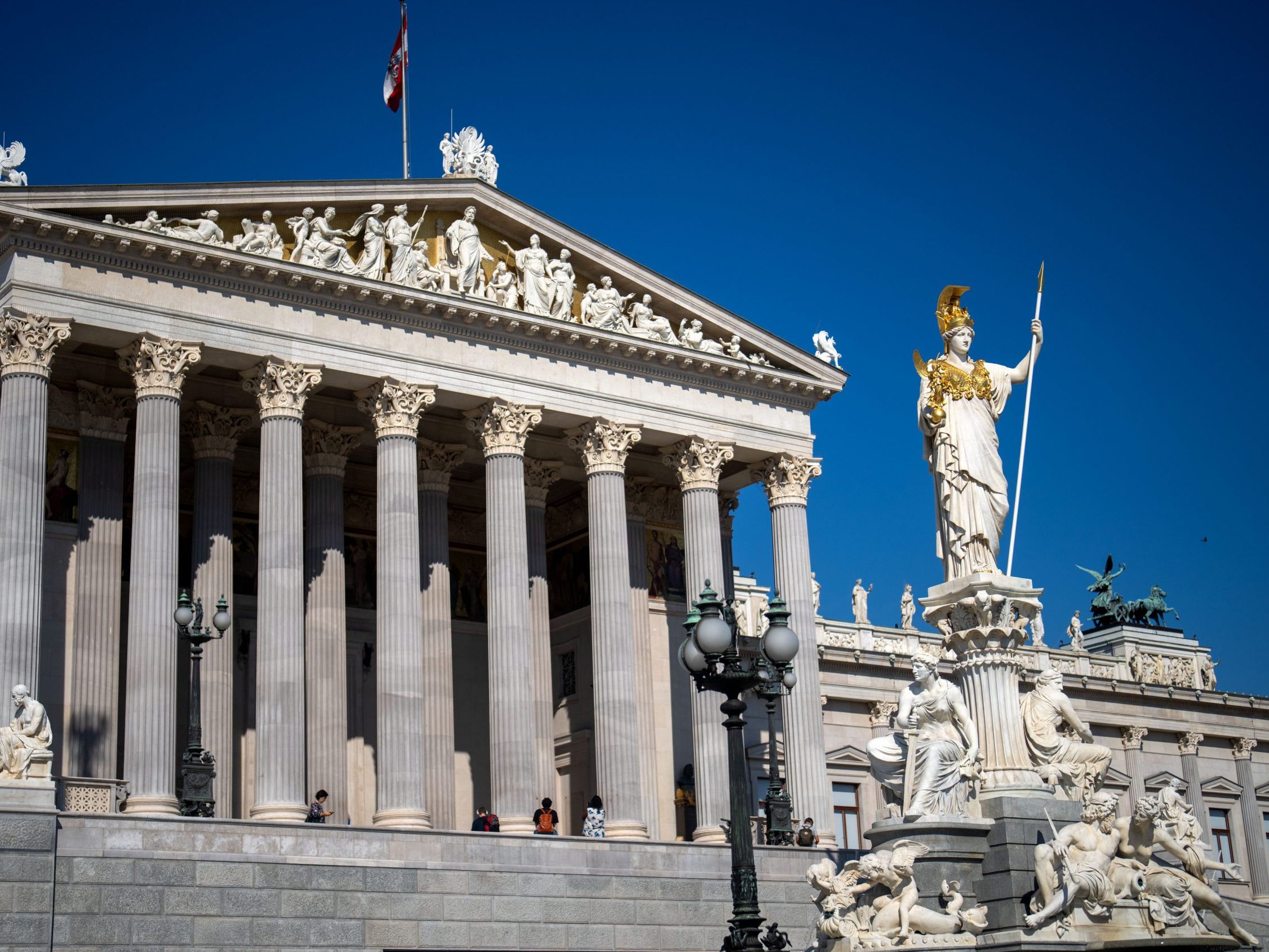 Kundgebungen gegen Rechtsextremismus in ganz Österreich. Kundgebungen gegen Rechtsextremismus in ganz Österreich.