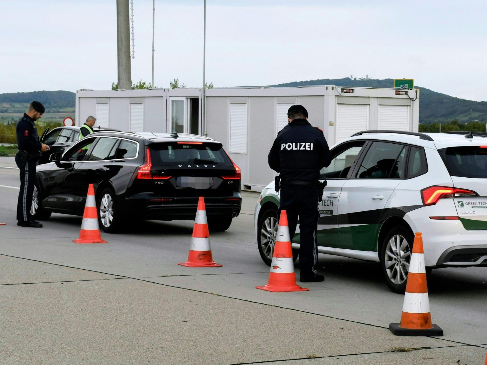 Die Grenzkontrollen zu Tschechien werden bis Mitte April verlängert.